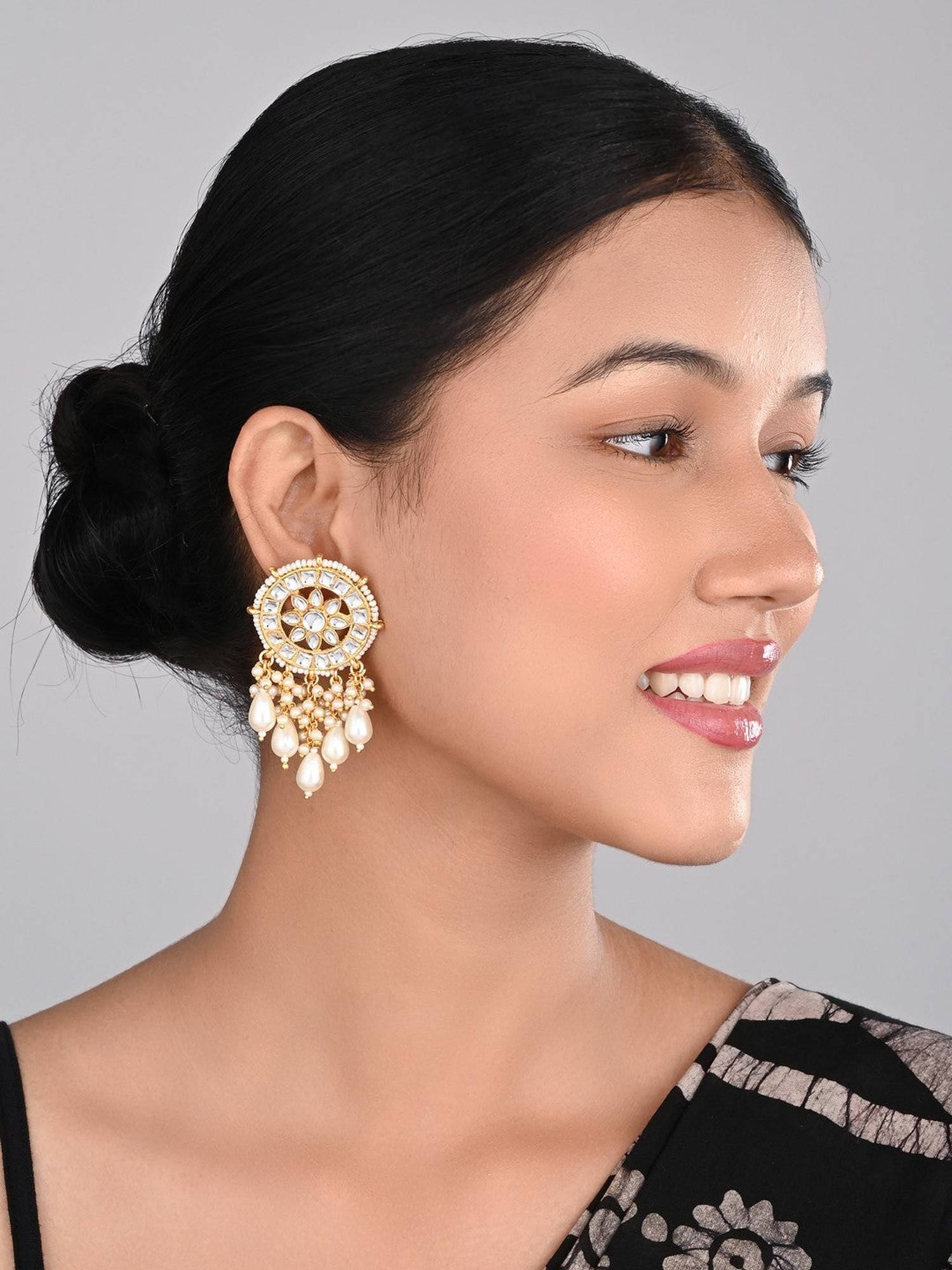 Anvik White Kundan Studs With Pearl Drops