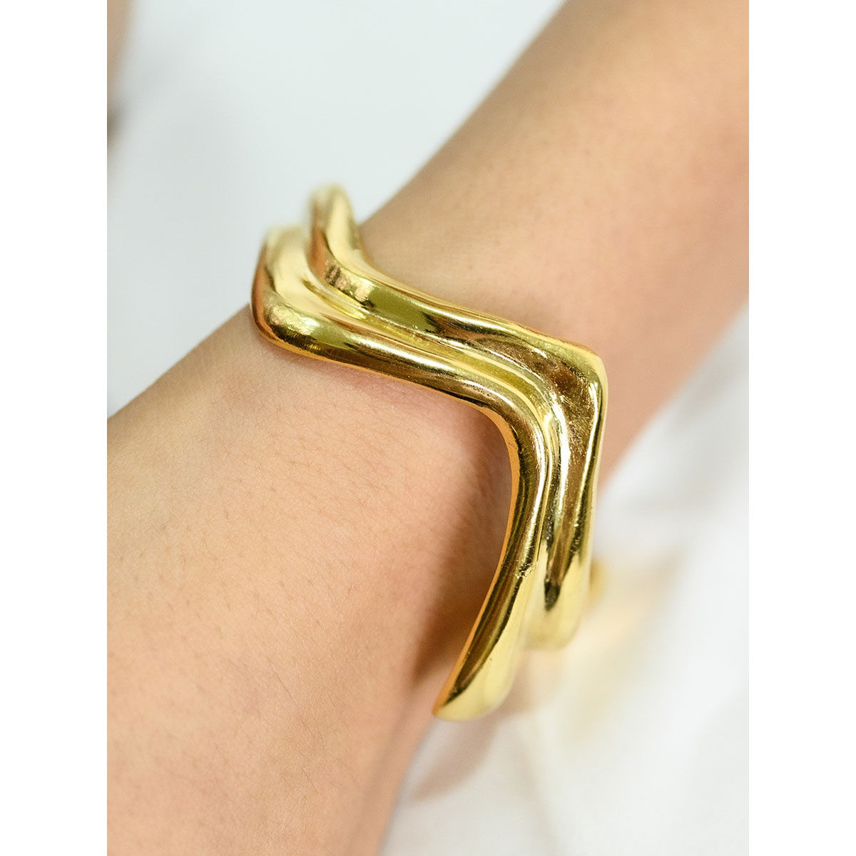 metalm-gold-bracelet-in-silver-for-women-buy-metalm-gold-bracelet-in