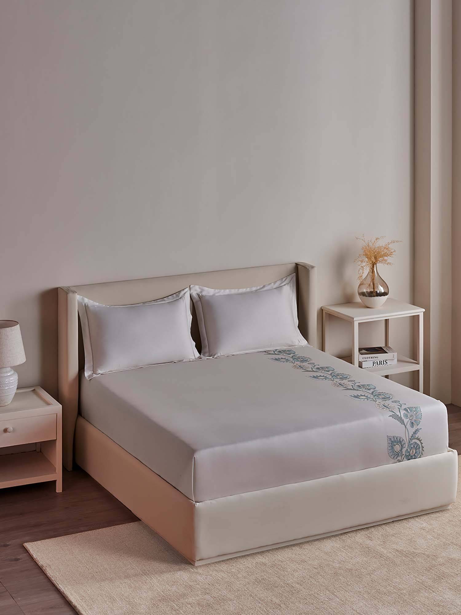 Ddecor Live Beautiful Excellence Collection Cotton 210Tc Super King Bedsheet With 2 Covers-Grey
