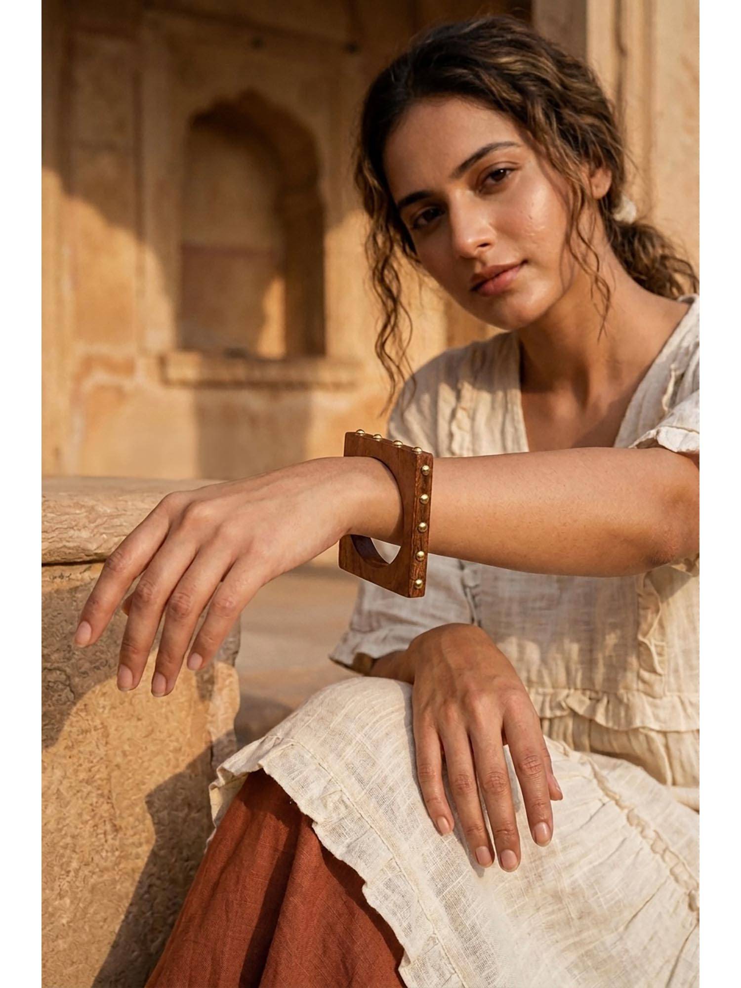 Mitali Jain Facet Wood Bangle (2.6)