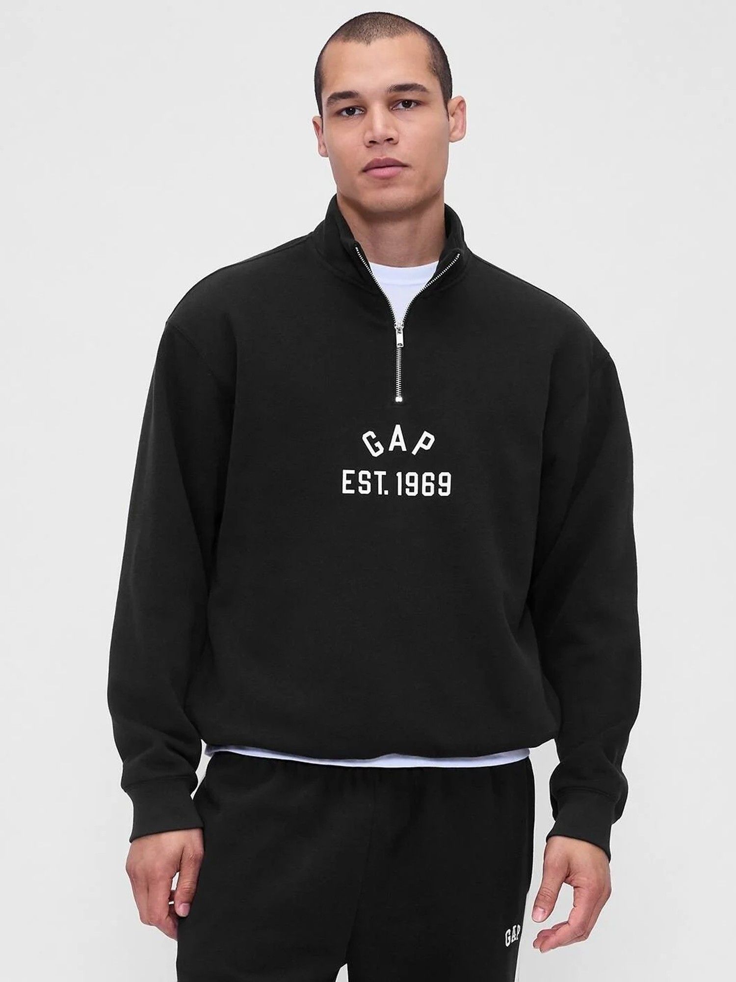 gap MEN'S COLLECTIONS 大型版 gap MEN'S COLLECTIONS 大型版 Buy GAP Men's Black Logo Oversized