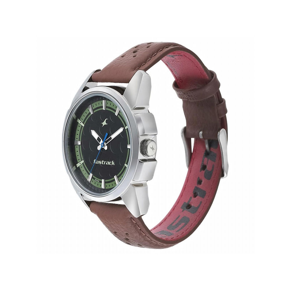 Buy Fastrack Watches NN3233SL01 Black Dial Analog Watch For Men