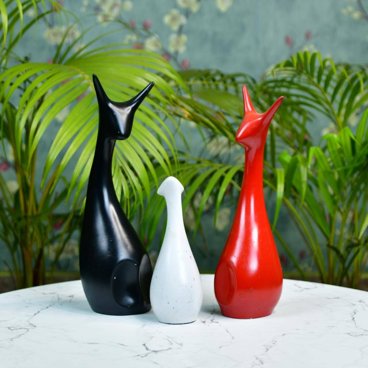 SOWPEACE Multi-Color Resin Cat Trio (Pack of 3)