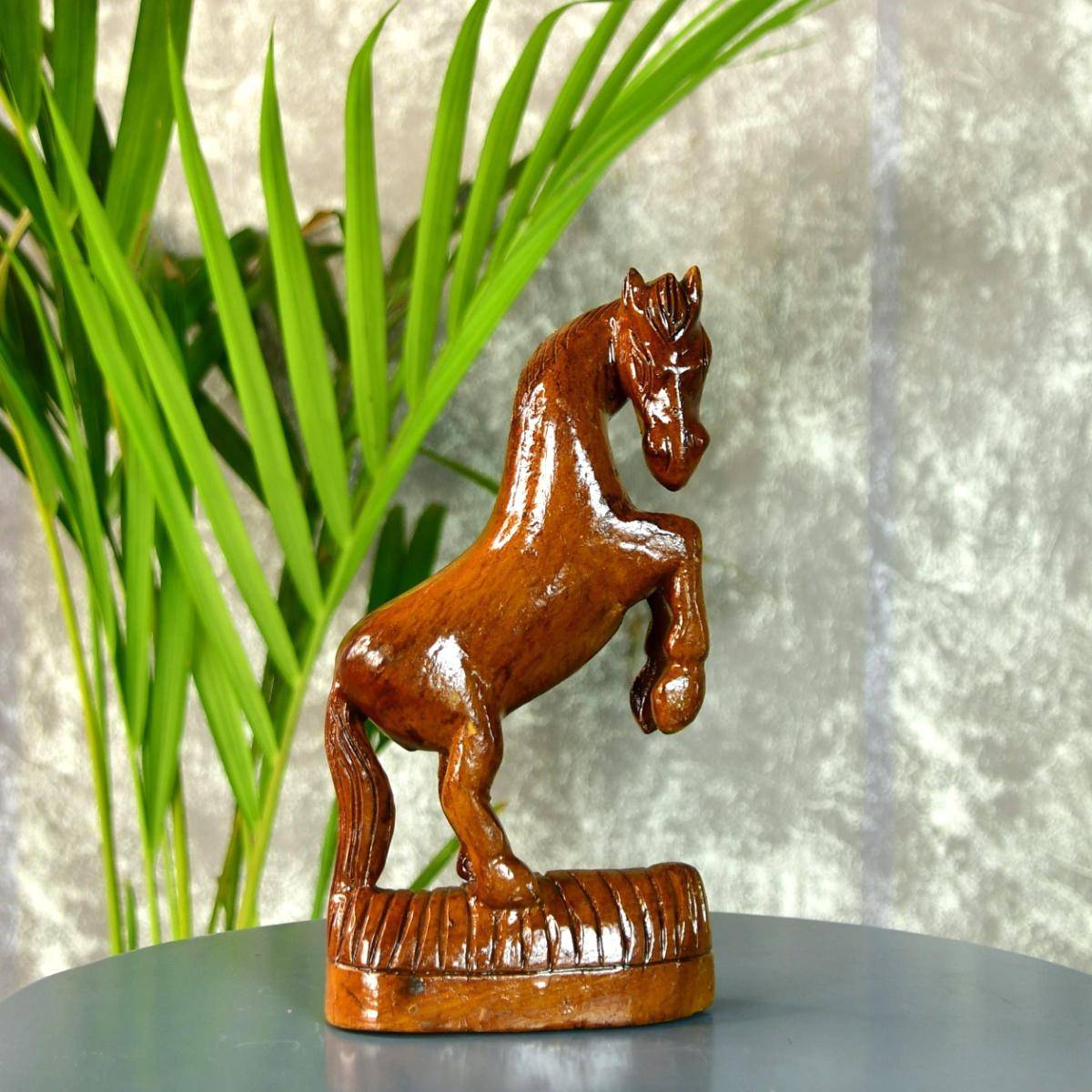SOWPEACE Brown Racing Towards Greatness Sculpture