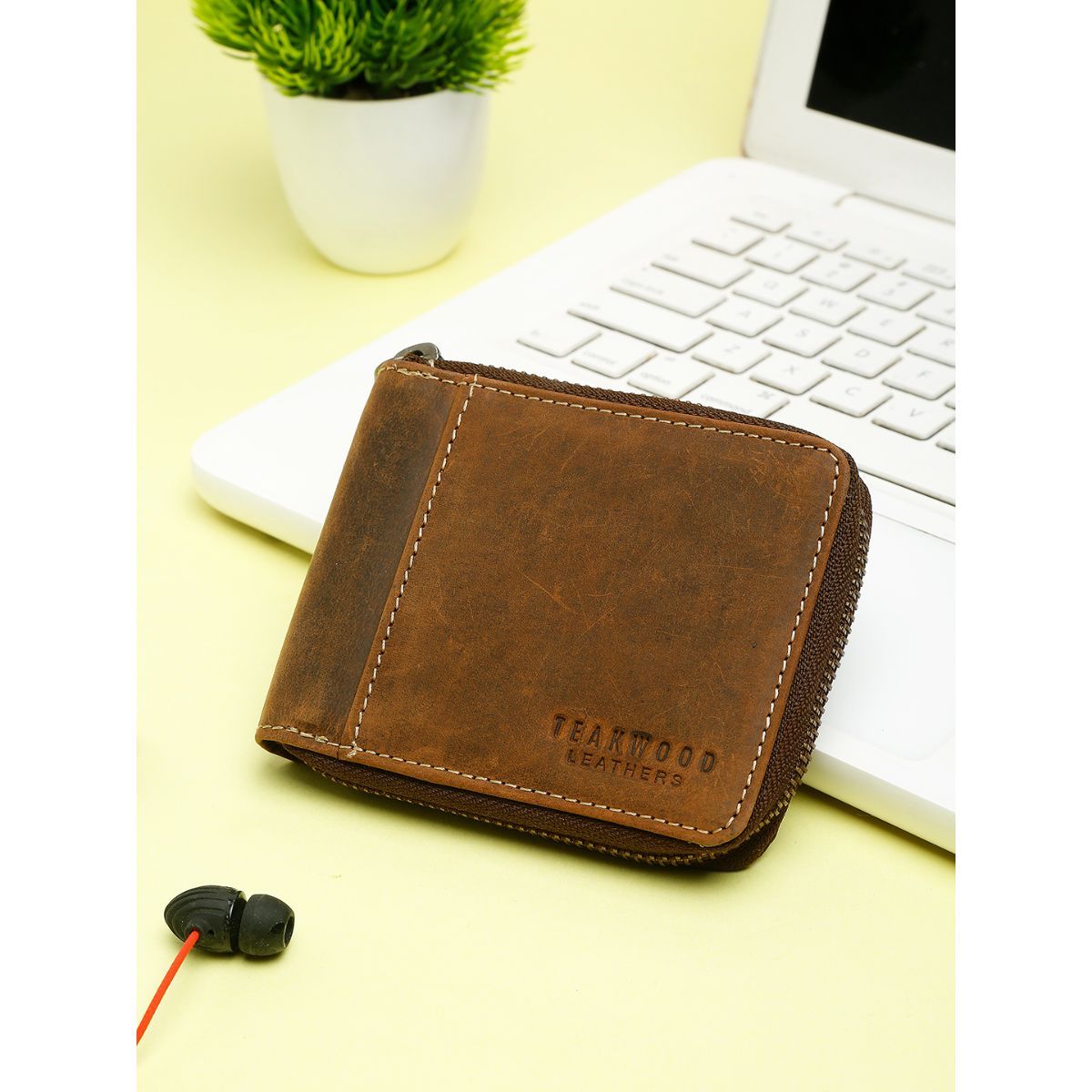 Buy Bally Rosso 20 Medium Dinney Leather Wallet for Women Online  Tata  CLiQ Luxury