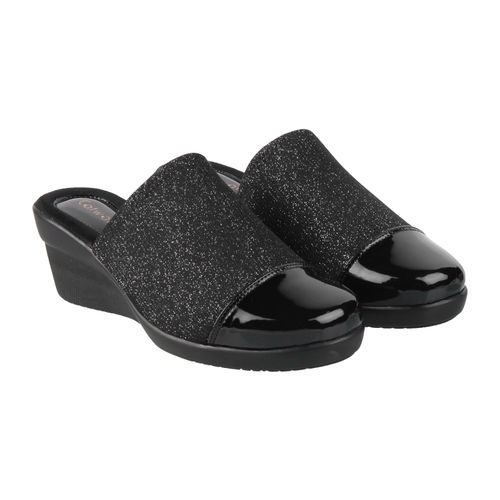 CATWALK Black Dual-Toned Textured Slip Ons