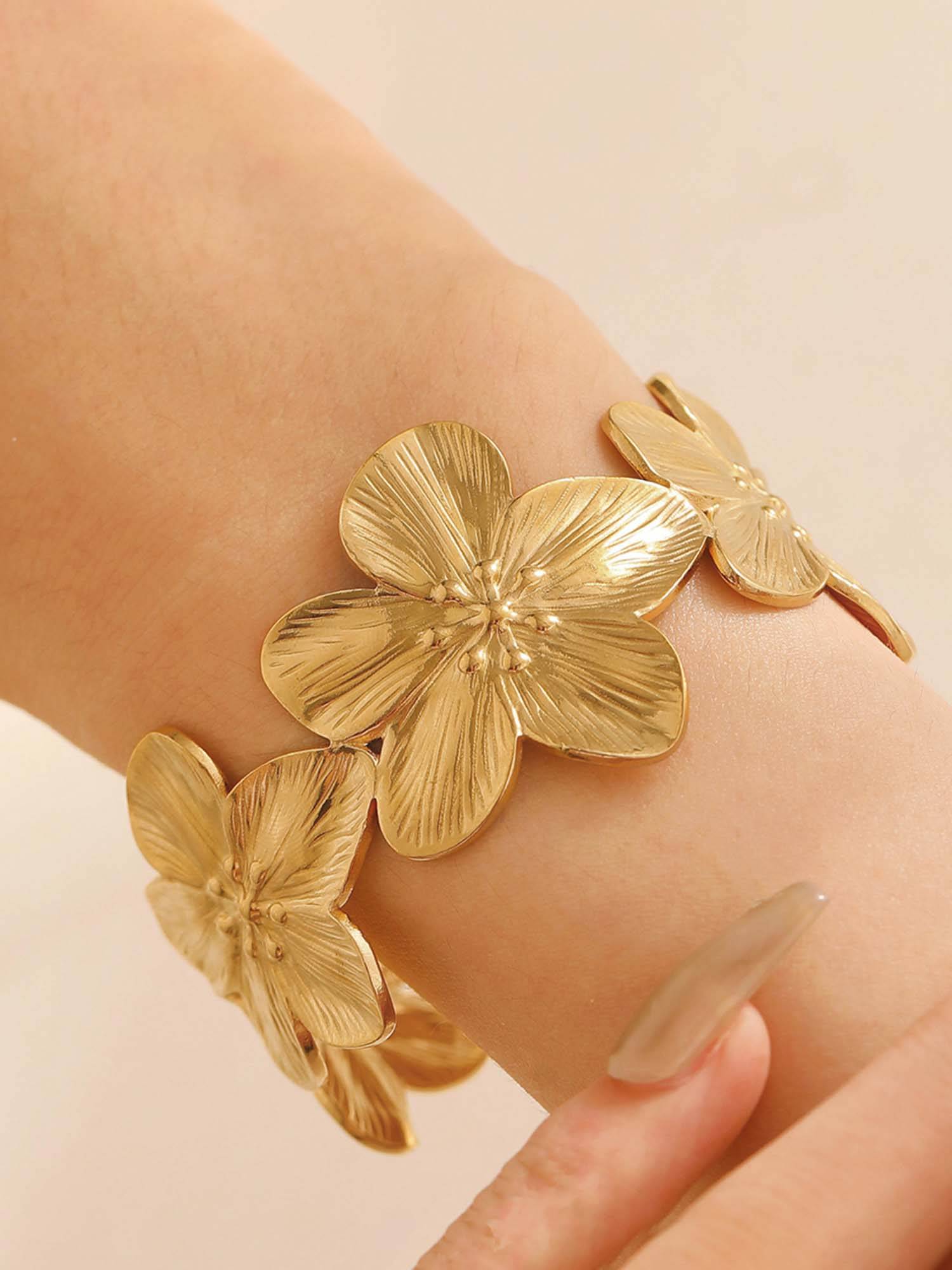 Designs & You Gold Stainless Steel Statement Kada