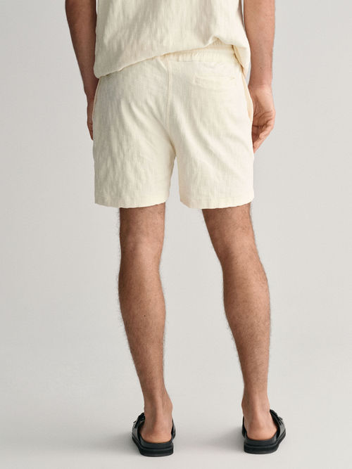 GANT Men Cream Solid Relaxed Fit Shorts