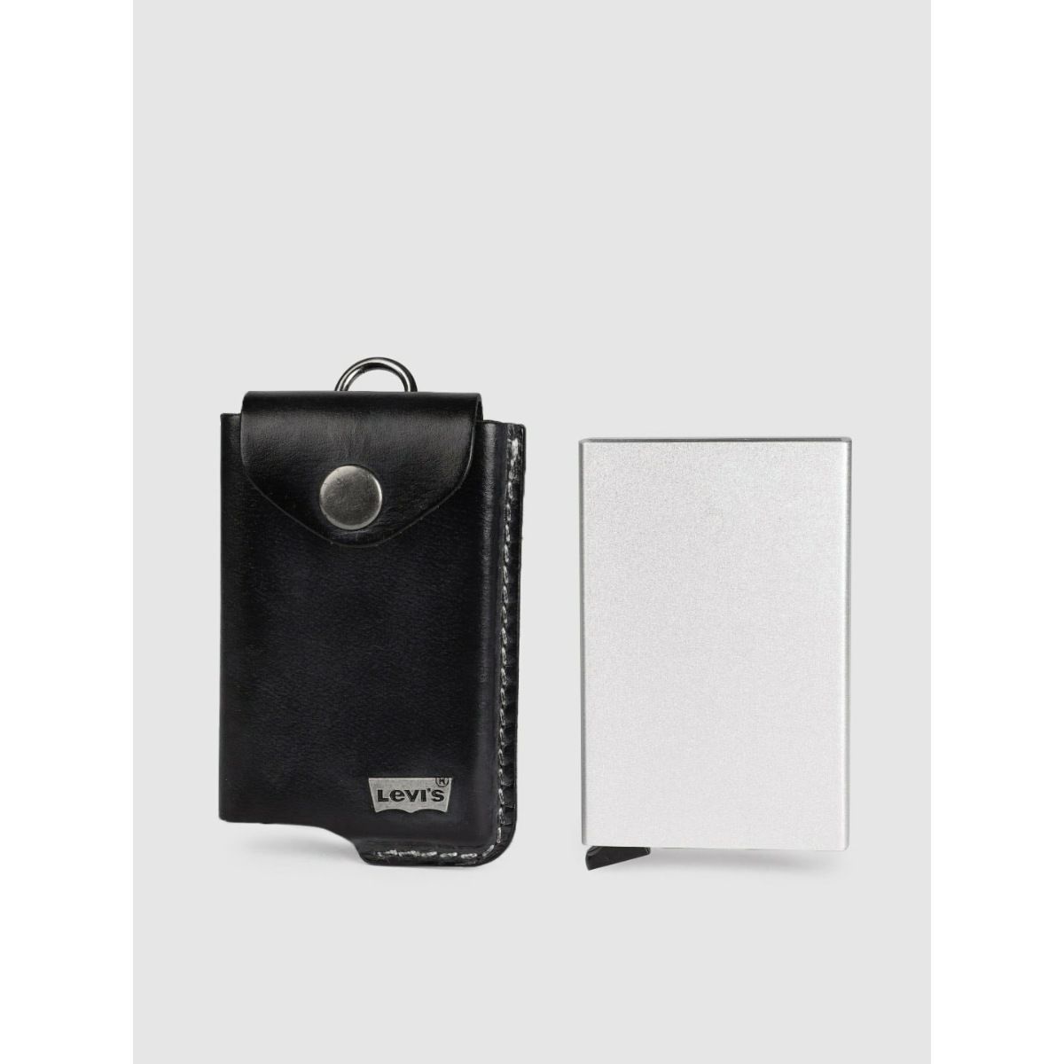 Levi's Men Mechanical Black Card Holder: Buy Levi's Men Mechanical Black  Card Holder Online at Best Price in India | Nykaa