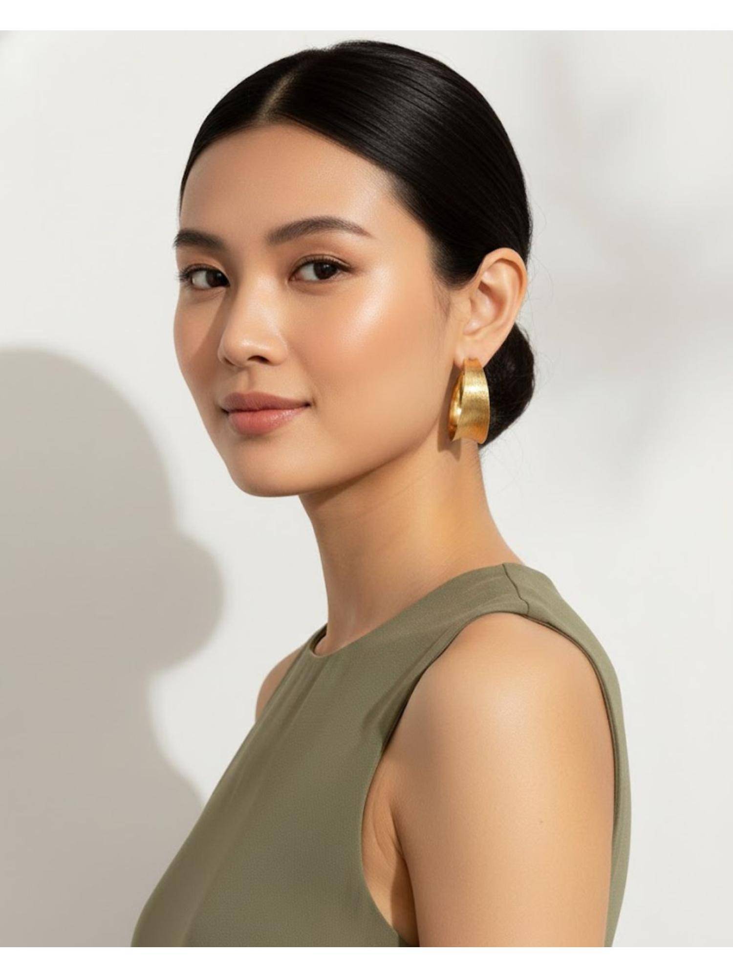 Shopsiiri Gold Chica Bonita Hoops Earrings