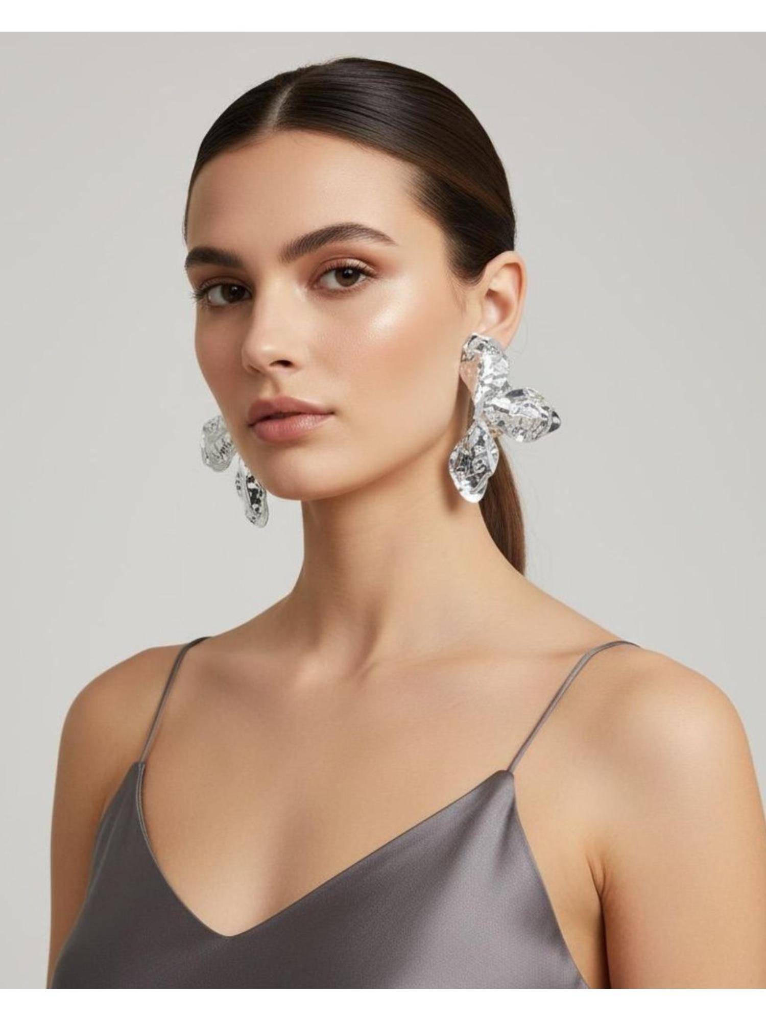 Shopsiiri Silver Look At Me Bloom Earrings