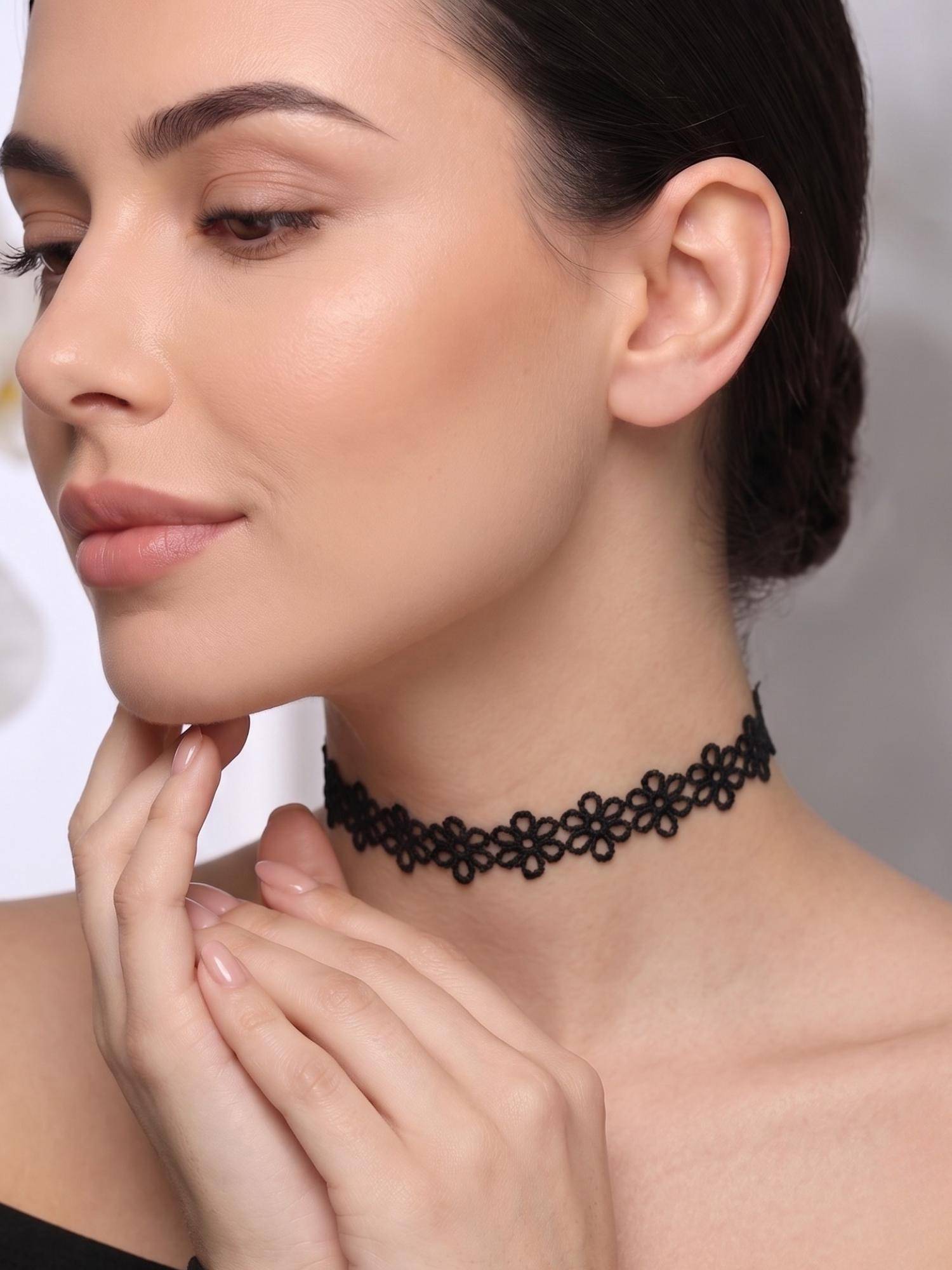 Niscka Black Lace Floral Choker