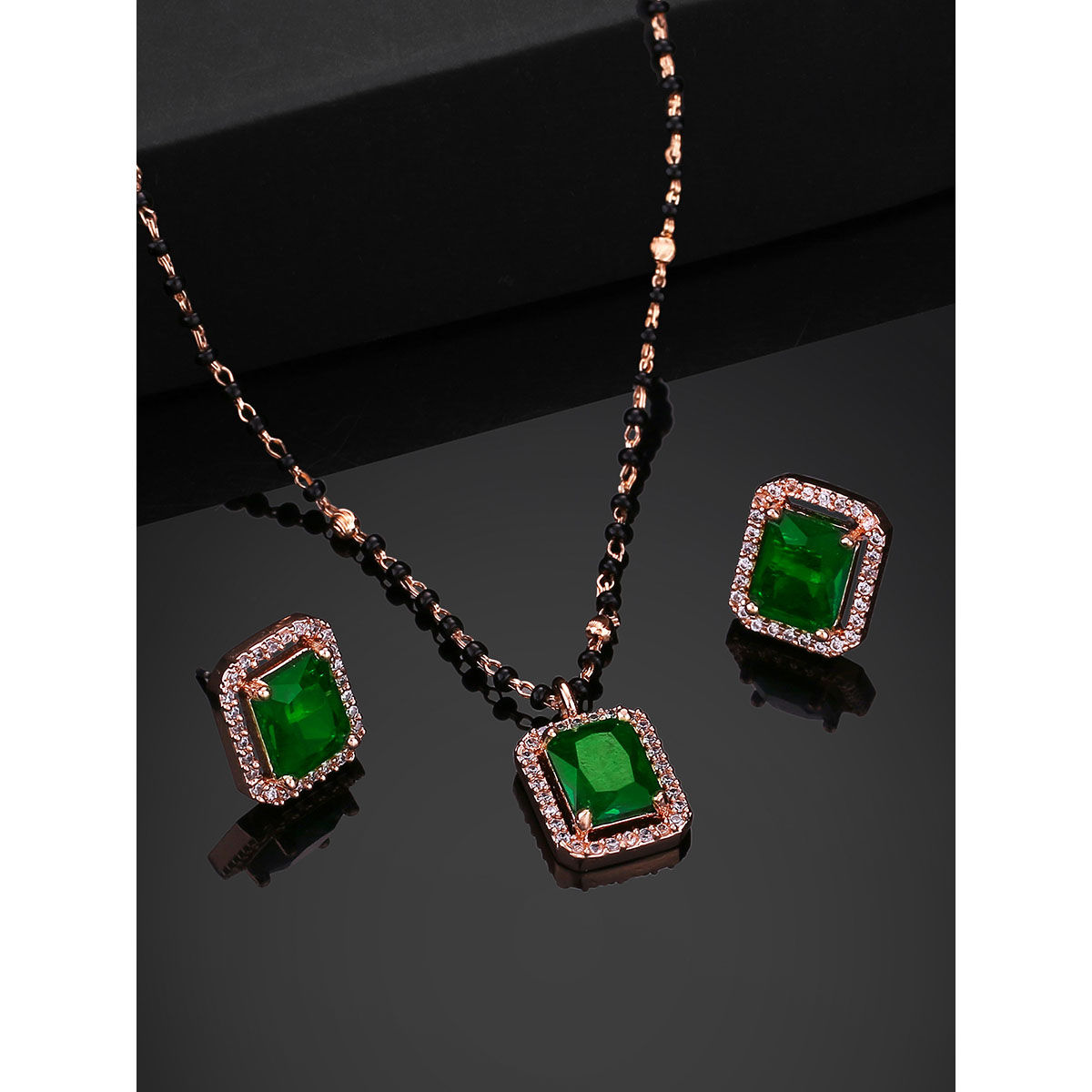 Emerald mangalsutra store