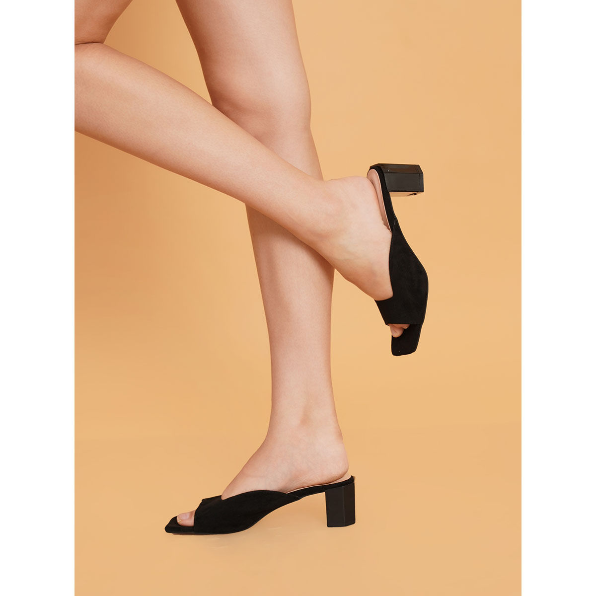 Black colour heel online sandals