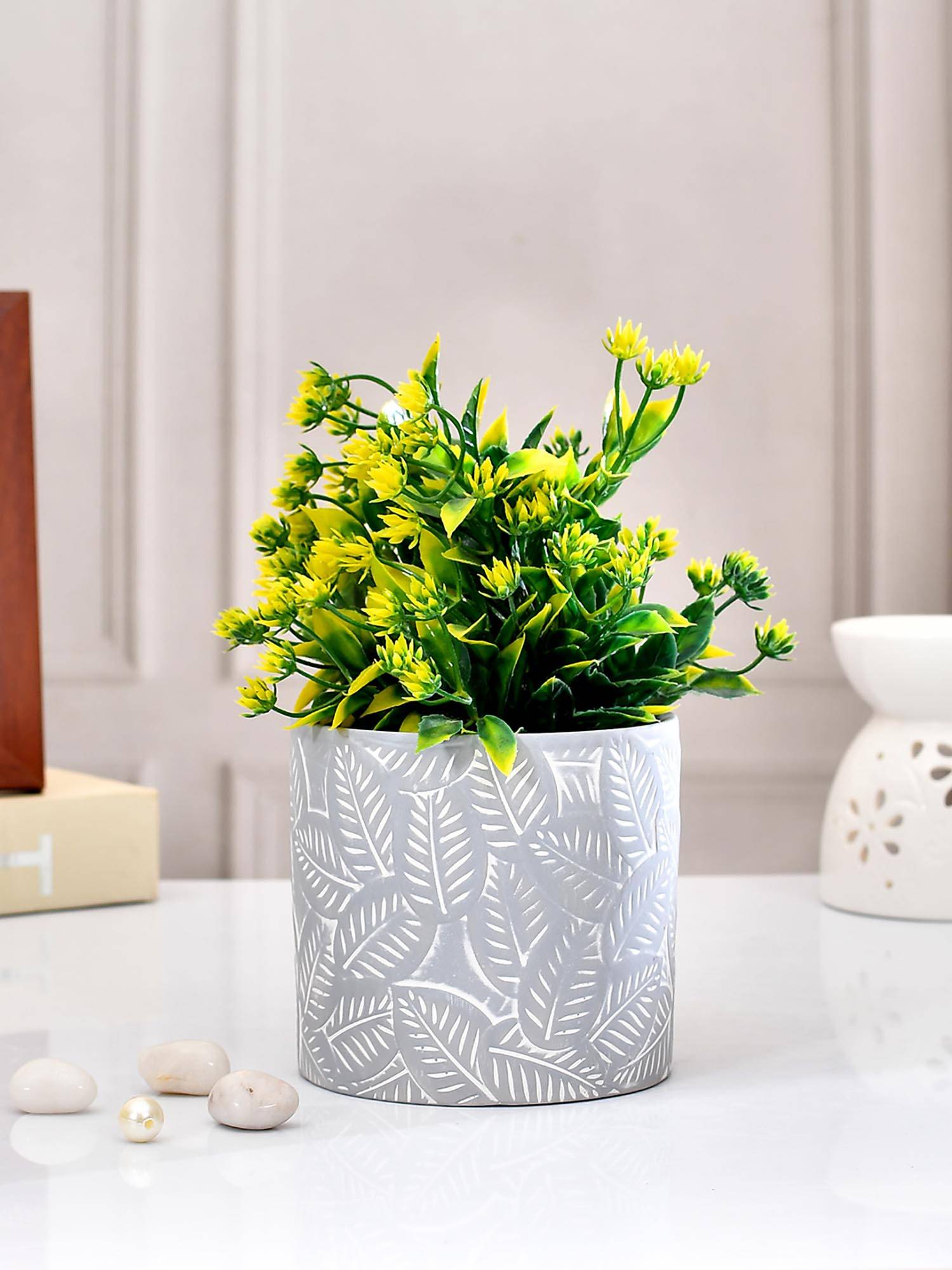 Tayhaa Leaf Textured Grey Ceramic Planter