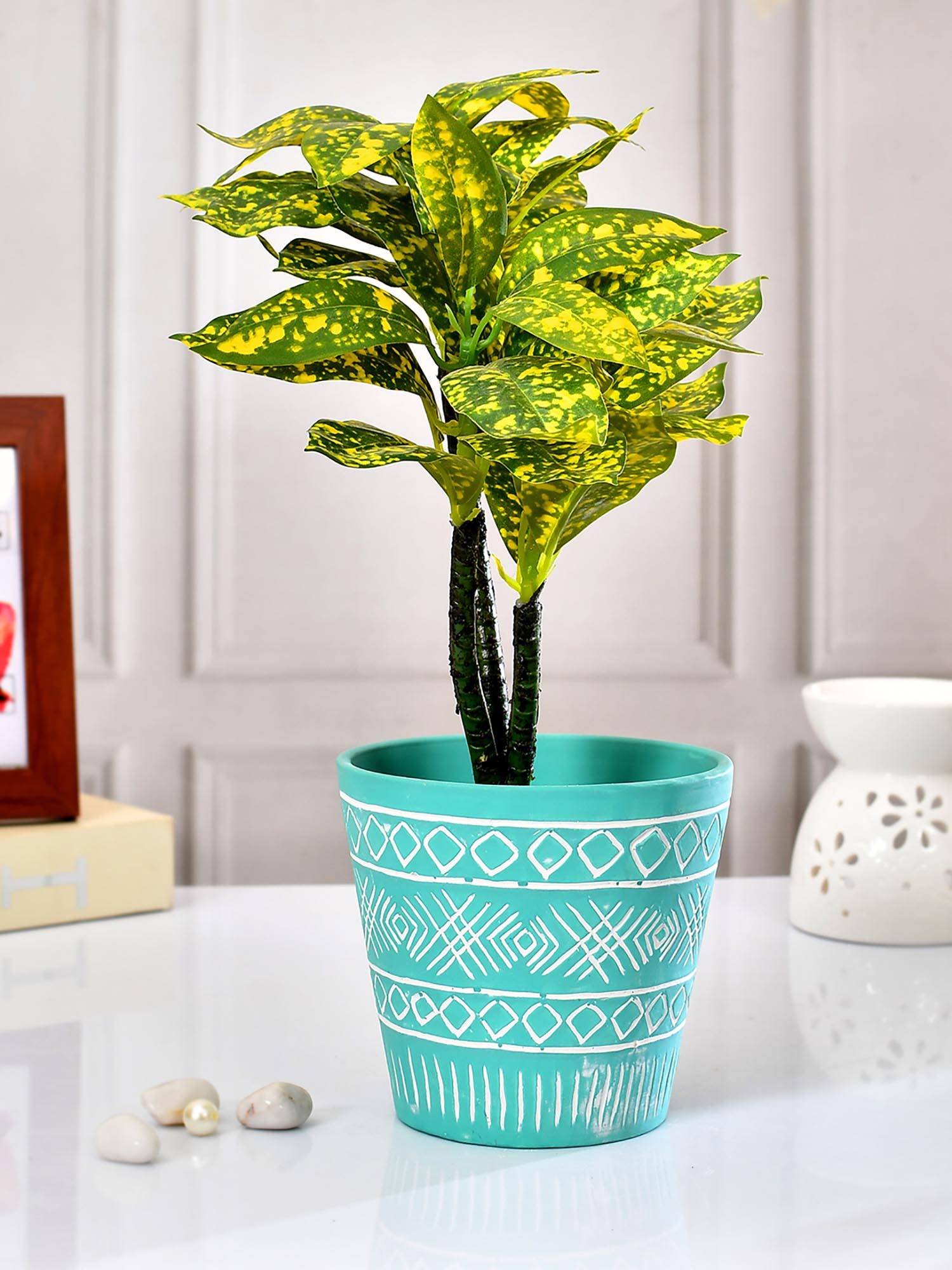 Tayhaa Teal Geometric Designed Ceramic Planter