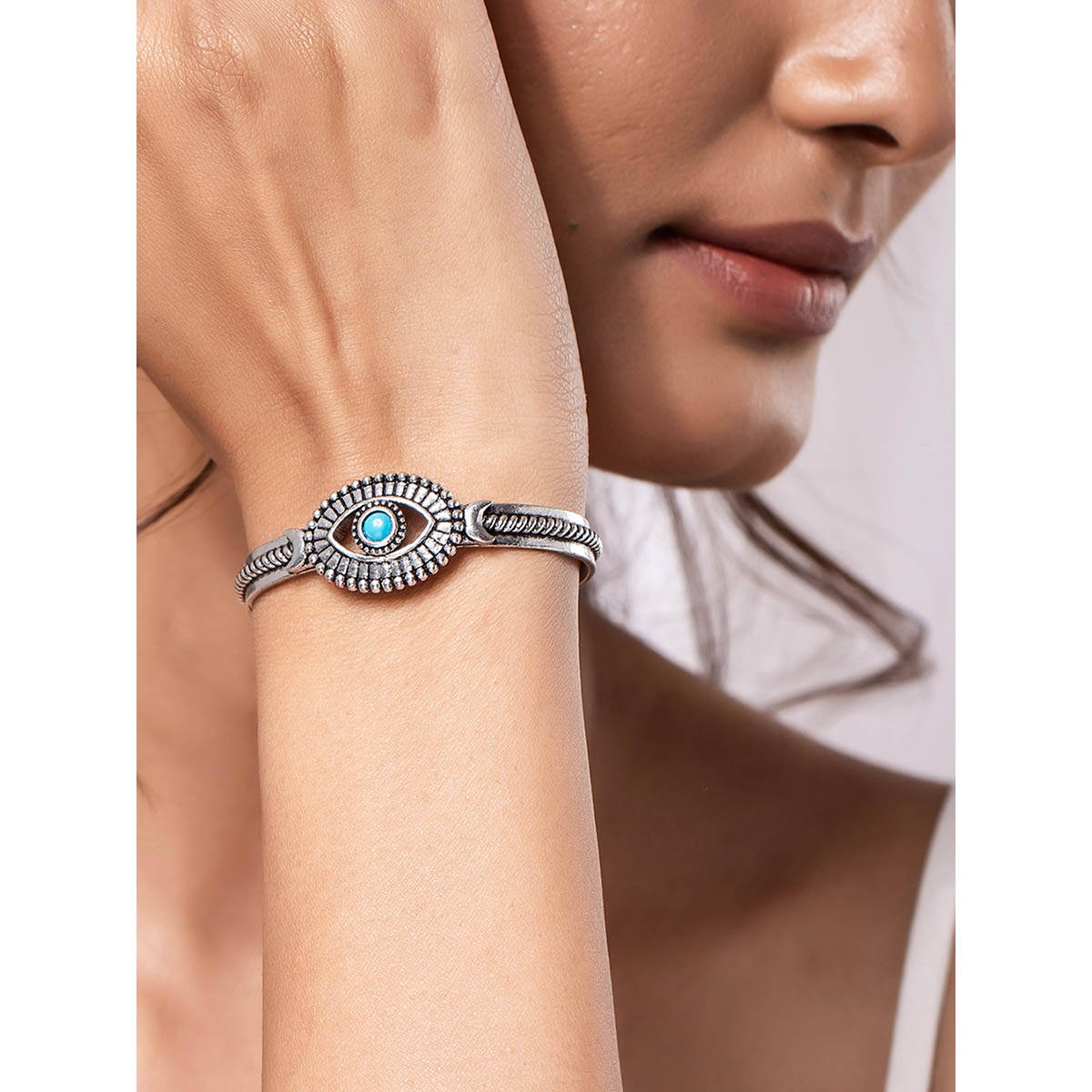 Voylla Boho Tribe Wanderer’S Eye Turquoise Oxidised Cuff Bangle
