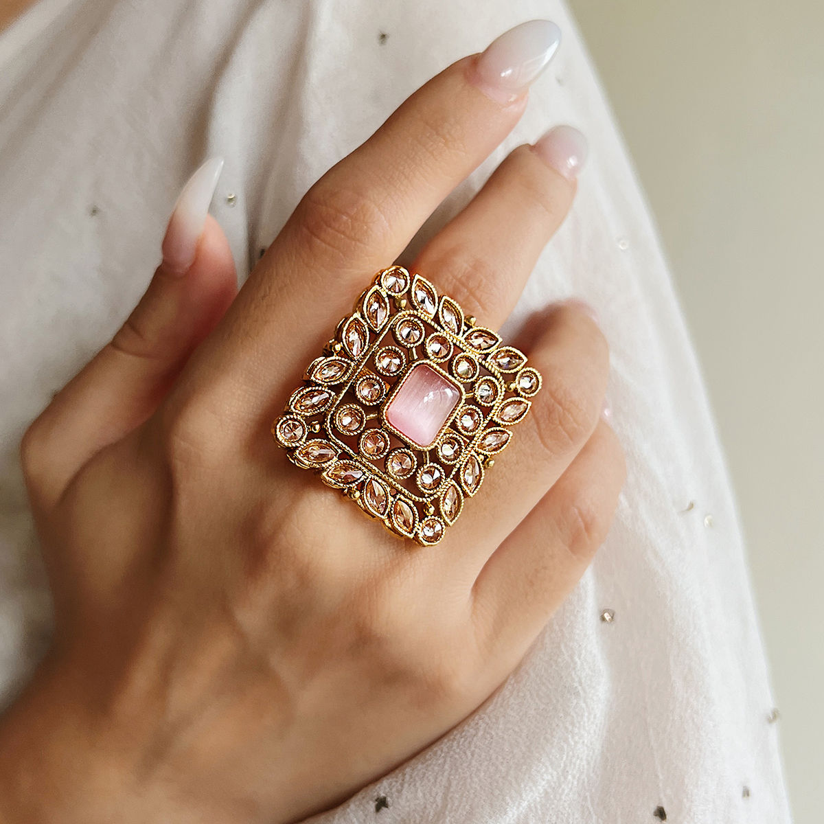 7 Fancy Gold Rings Design For Girls - Tradeindia