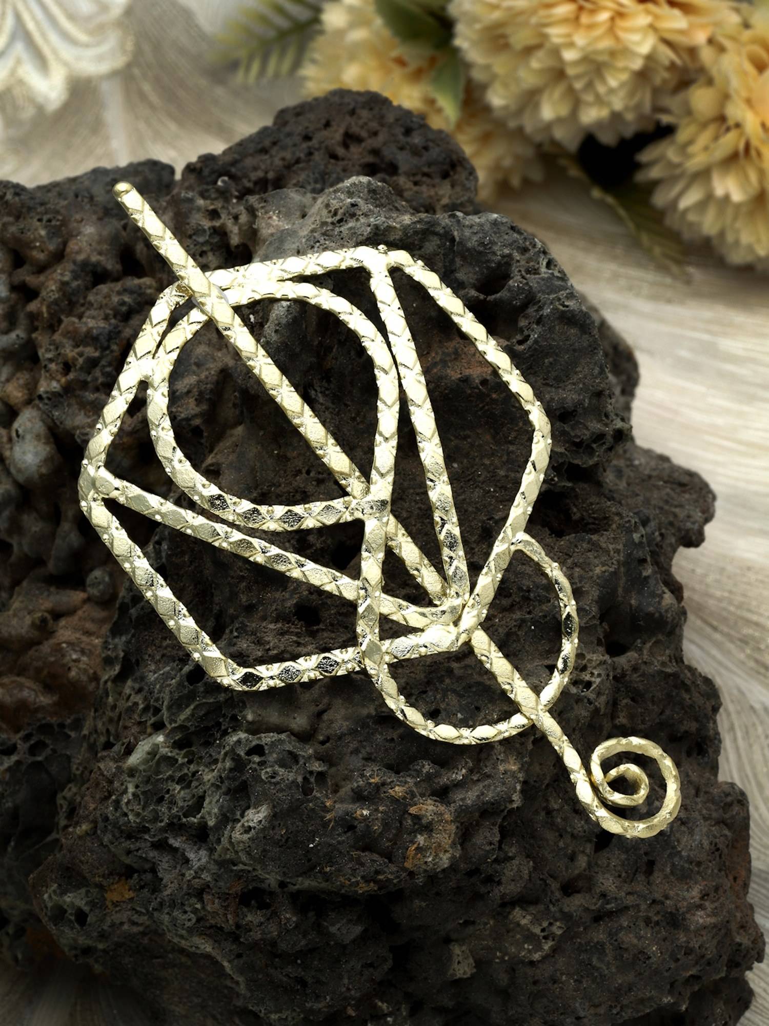 Moedbuille Handcrafted Gold Plated Bun Cage with Pin