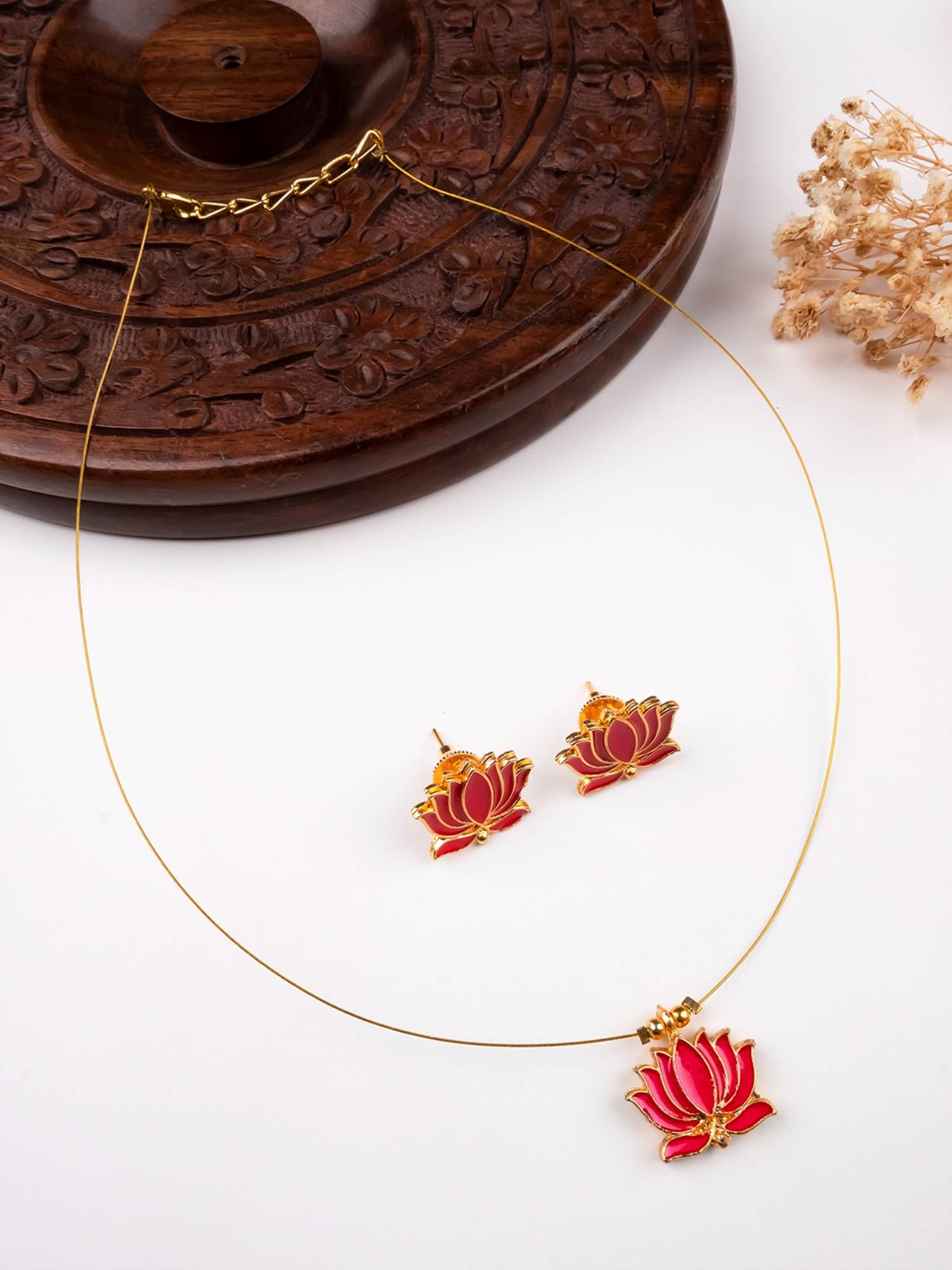 STILEADDA Minimal Pink Lotus Motif Necklace Set