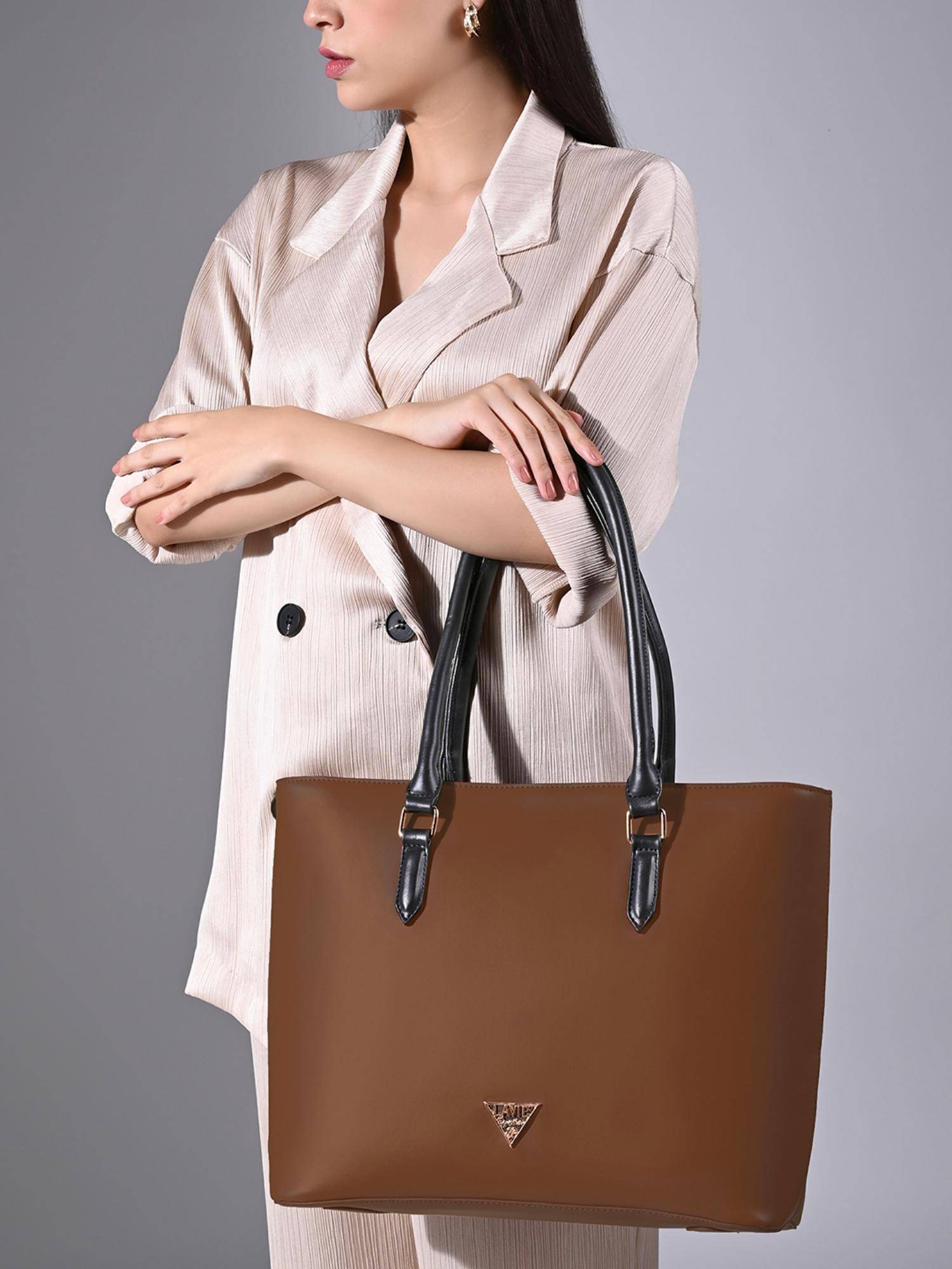 Lavie Signature Women's Ls Detroit Pro 15 Inch Laptop Tote Handbag (Tan) (L)