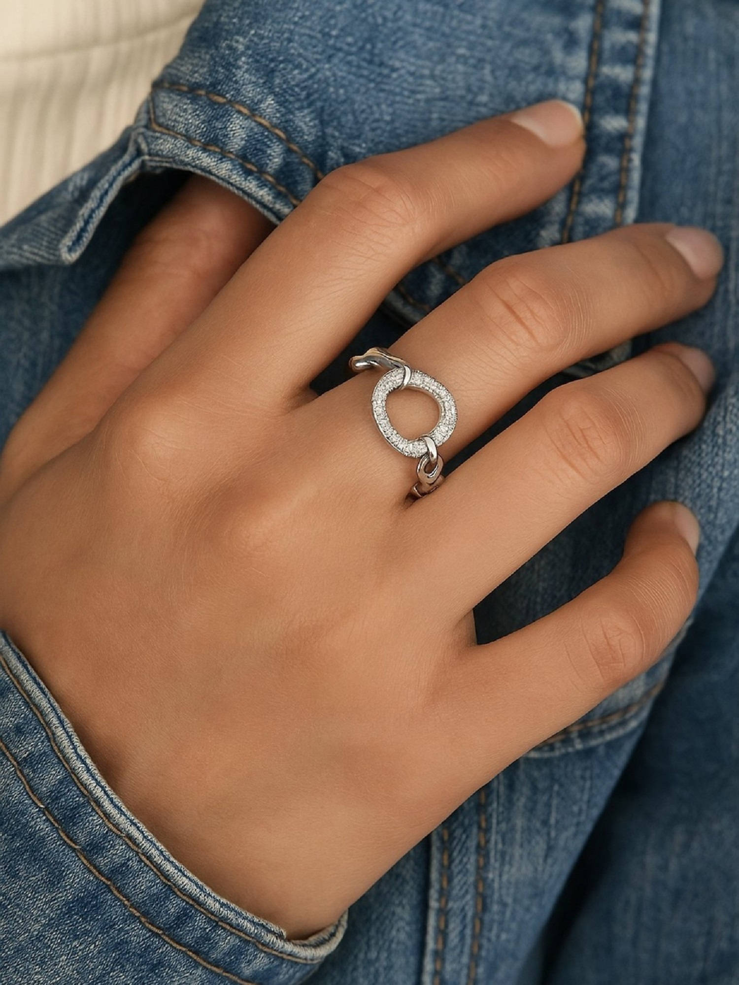 Digital Dress Room White Silver-Plated Interlocked Ring