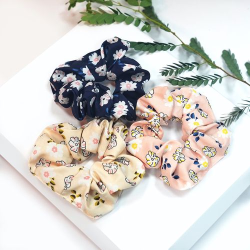 Belleziya Floral Scrunchies Hair Band Set Of 3 For Women: Buy Belleziya  Floral Scrunchies Hair Band Set Of 3 For Women Online at Best Price in  India | Nykaa