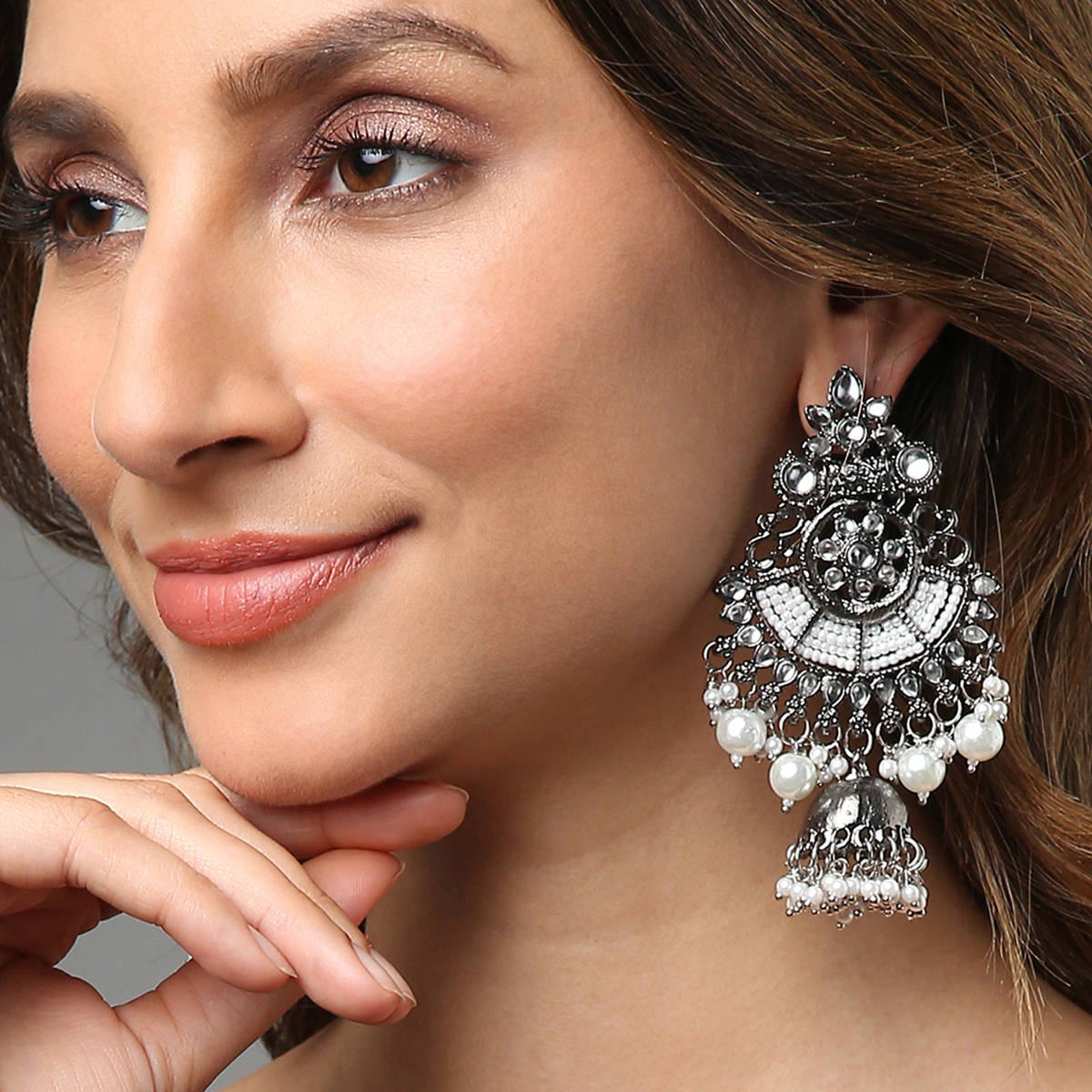 SOHI White Silver Toned Oxidised Kundan Jhumka Earrings
