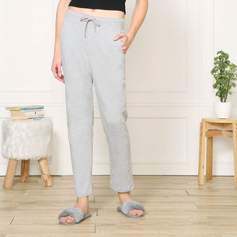 17 best lightweight pants for women, according to stylists