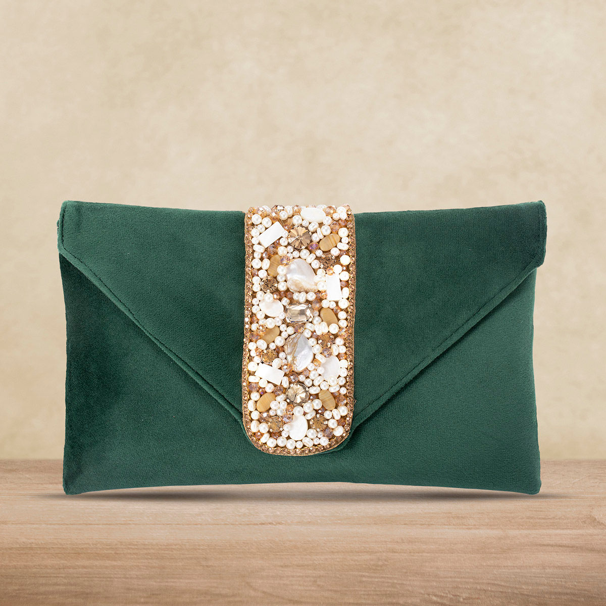 26 best purses for wedding guests to pair with any outfit