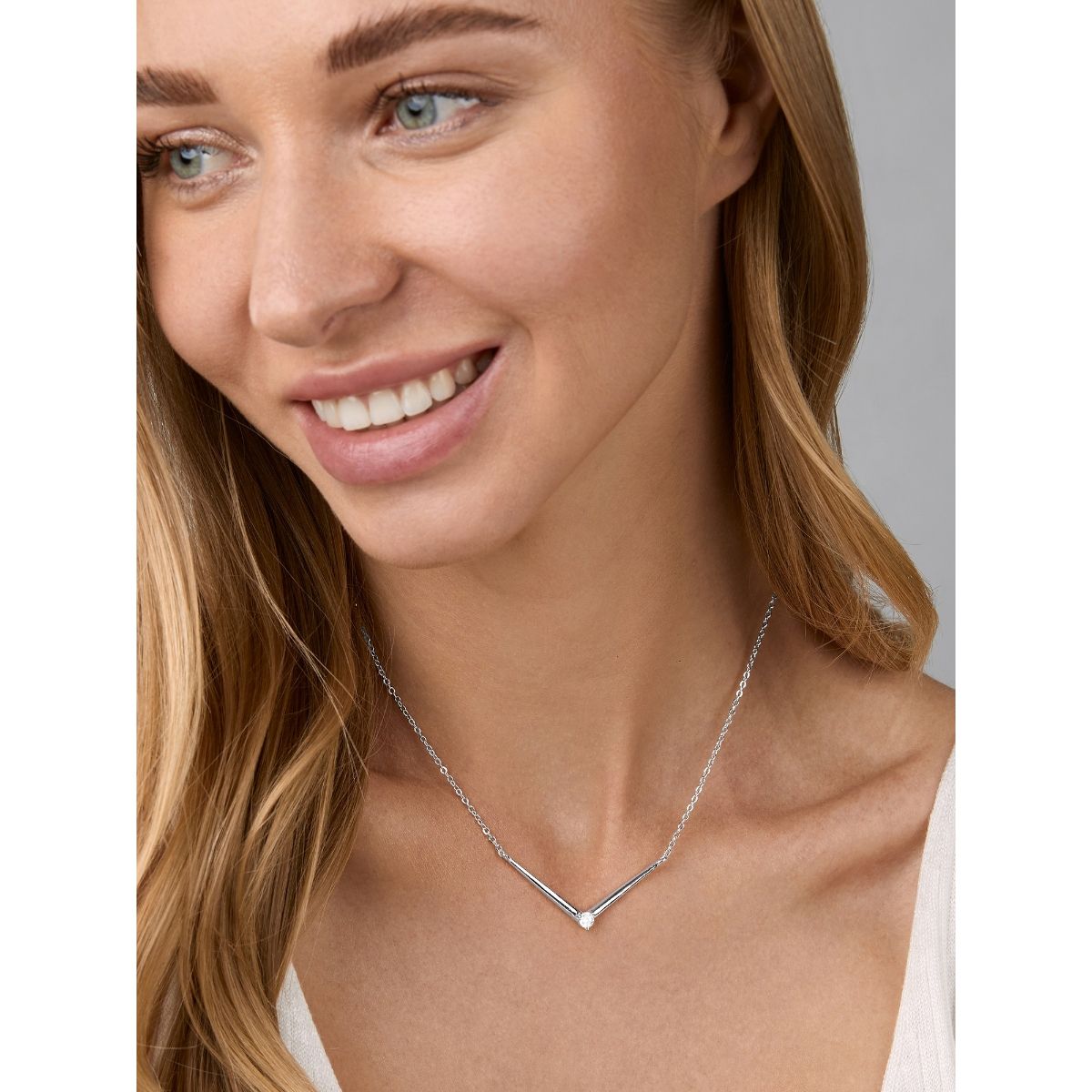 Silver V Necklace 