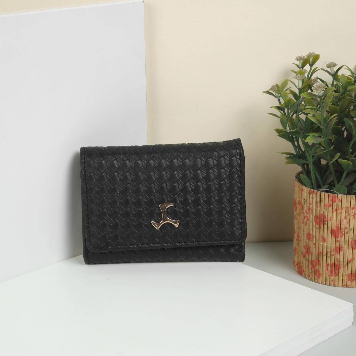 Mochi Womens Black Card Slots Faux Leather Textured Wallet