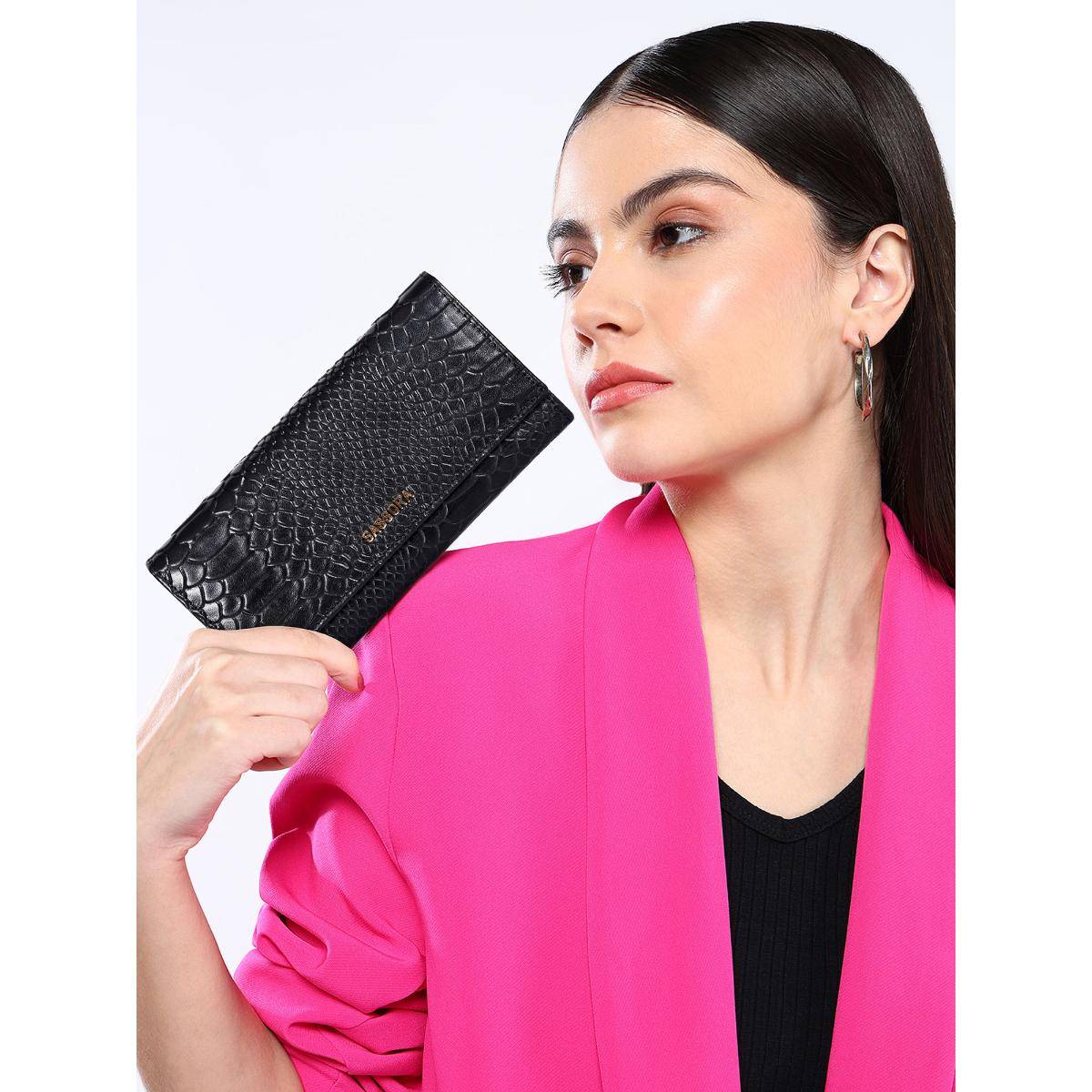 Sassora Black Premium Leather Women RFID Magnet Closure Wallet (M)