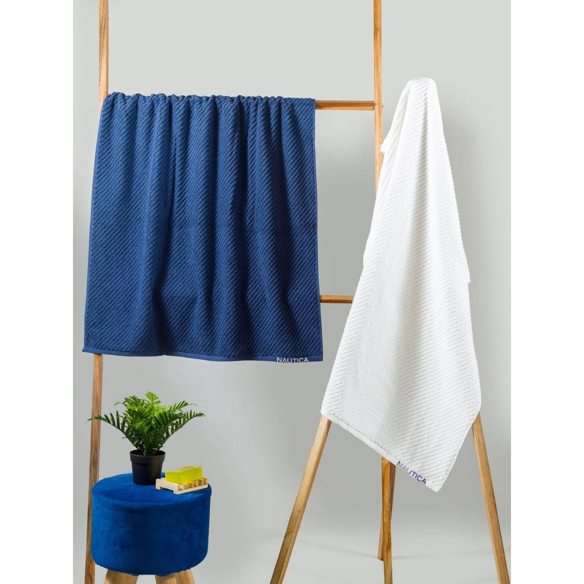 Nautica Fluffy Zero Twist 100% Cotton Towel -2Pc Bath Towel Glitter-Navy Blue, White