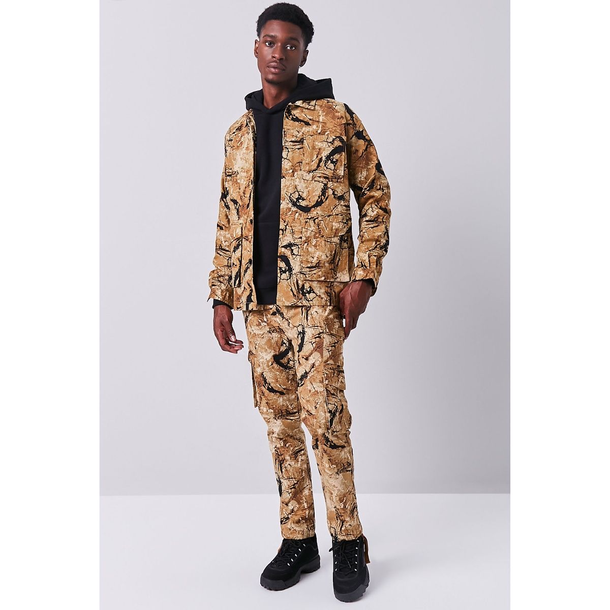 Forever 21 Multi Printed Camo Print Cargo Pants Buy Forever 21 Multi Printed  Camo Print Cargo Pants Online at Best Price in India  NykaaMan