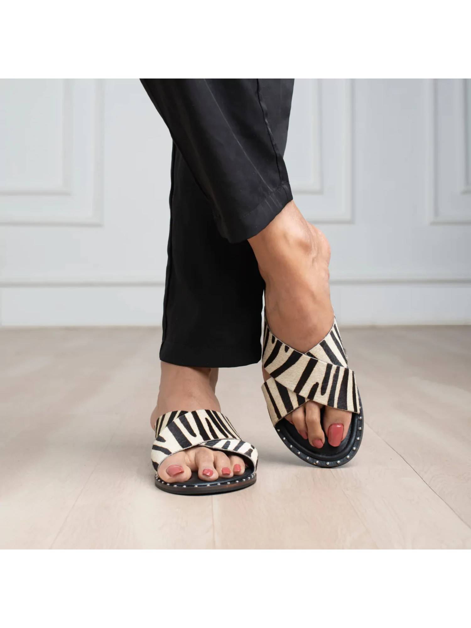 Buy AUZORI Women ADVENTUROUS Zebra Print Criss-Cross Open Toe Sandals ...