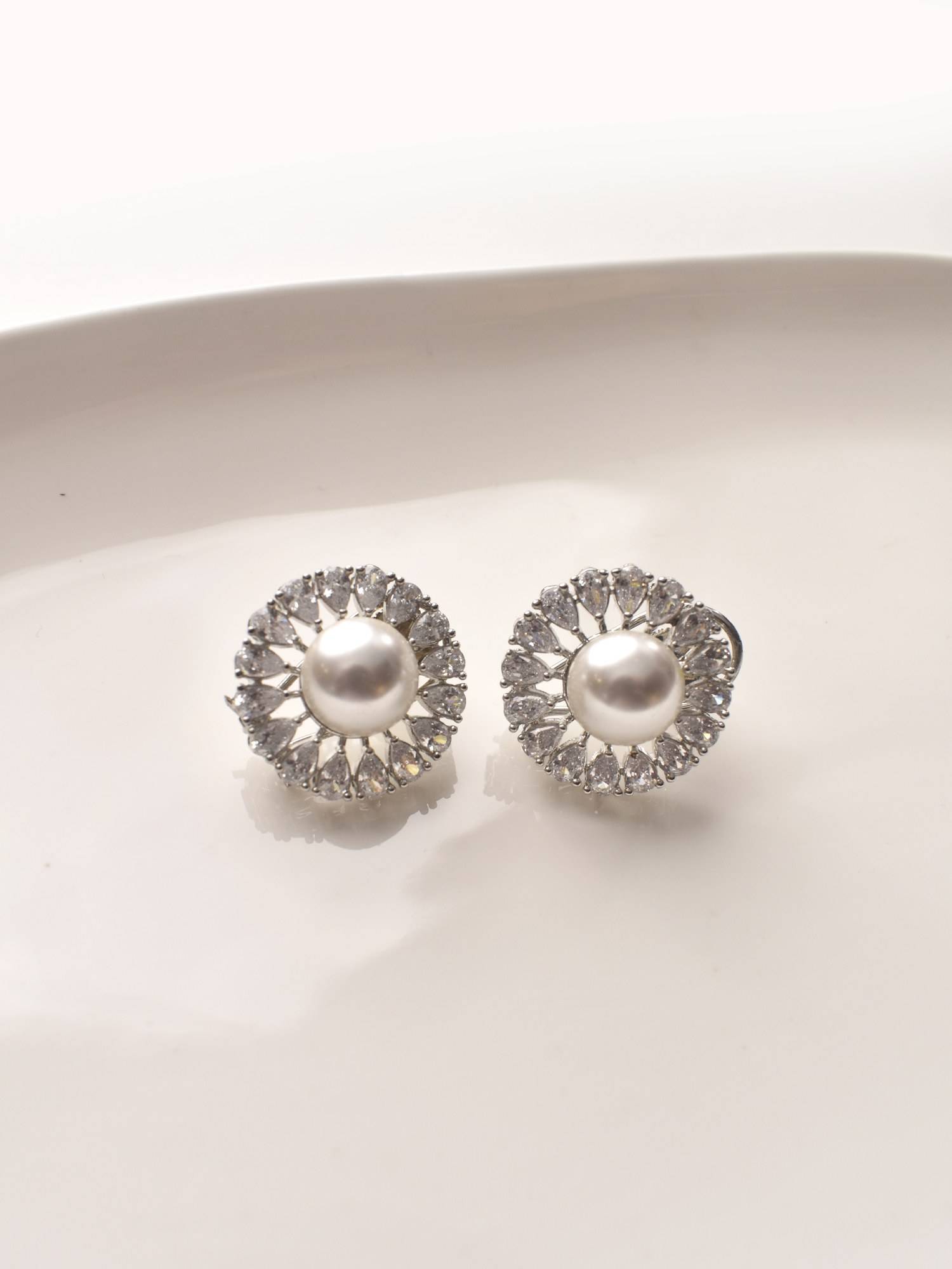 Peach Tassels White Ad Pearl-Like Centres Stylish Stone Stud Earrings