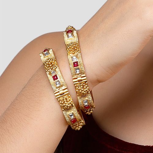 Karatcart Antique Gold Plated Floral Rajwadi Temple Bangles Set for Women 