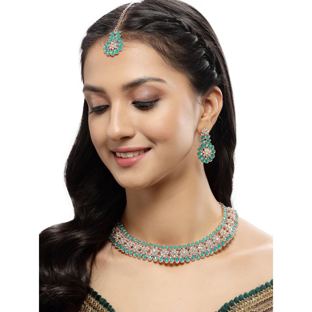 Sukkhi Admirable Fashionable Green Bone Necklace with Earring Maangtika