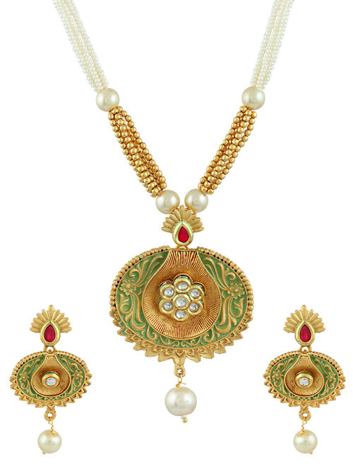 Sia Gold Toned And White Embellished Pendant Set Buy Sia Gold Toned And White Embellished Pendant Set Online At Best Price In India Nykaa At dealsunny we update our list whenever new offers and deals are made available, housing them all on. nykaa