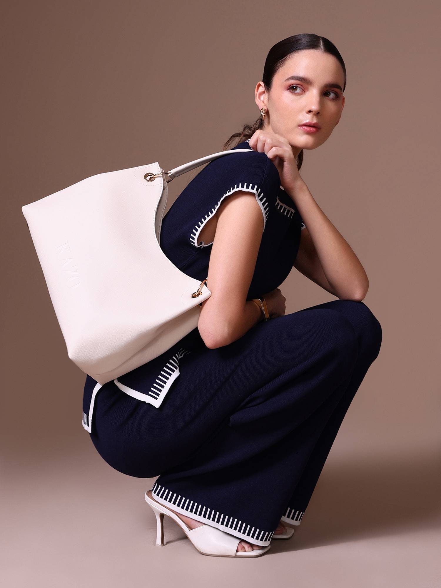 Kazo Off White Margo Shoulder Bag (S)