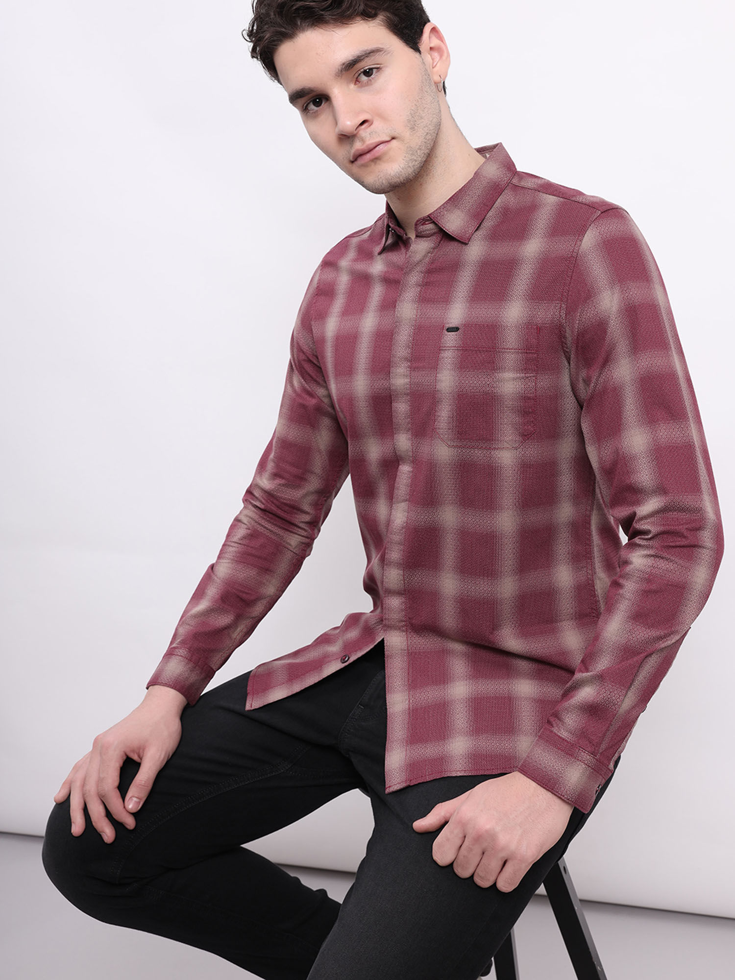 Buy Lee Men Checks Maroon Slim Fit Shirt Online