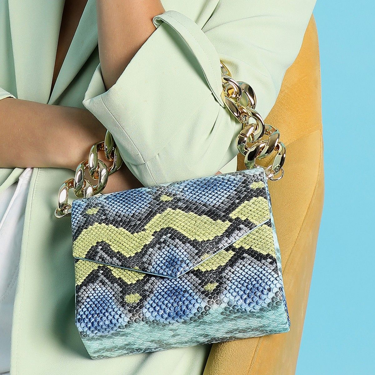 Snake print good hand bag