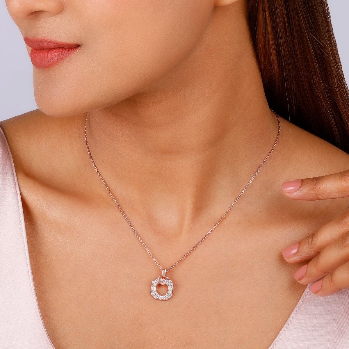Creativity Circle Pendant Swarovski 2025 | www.urbag.ws