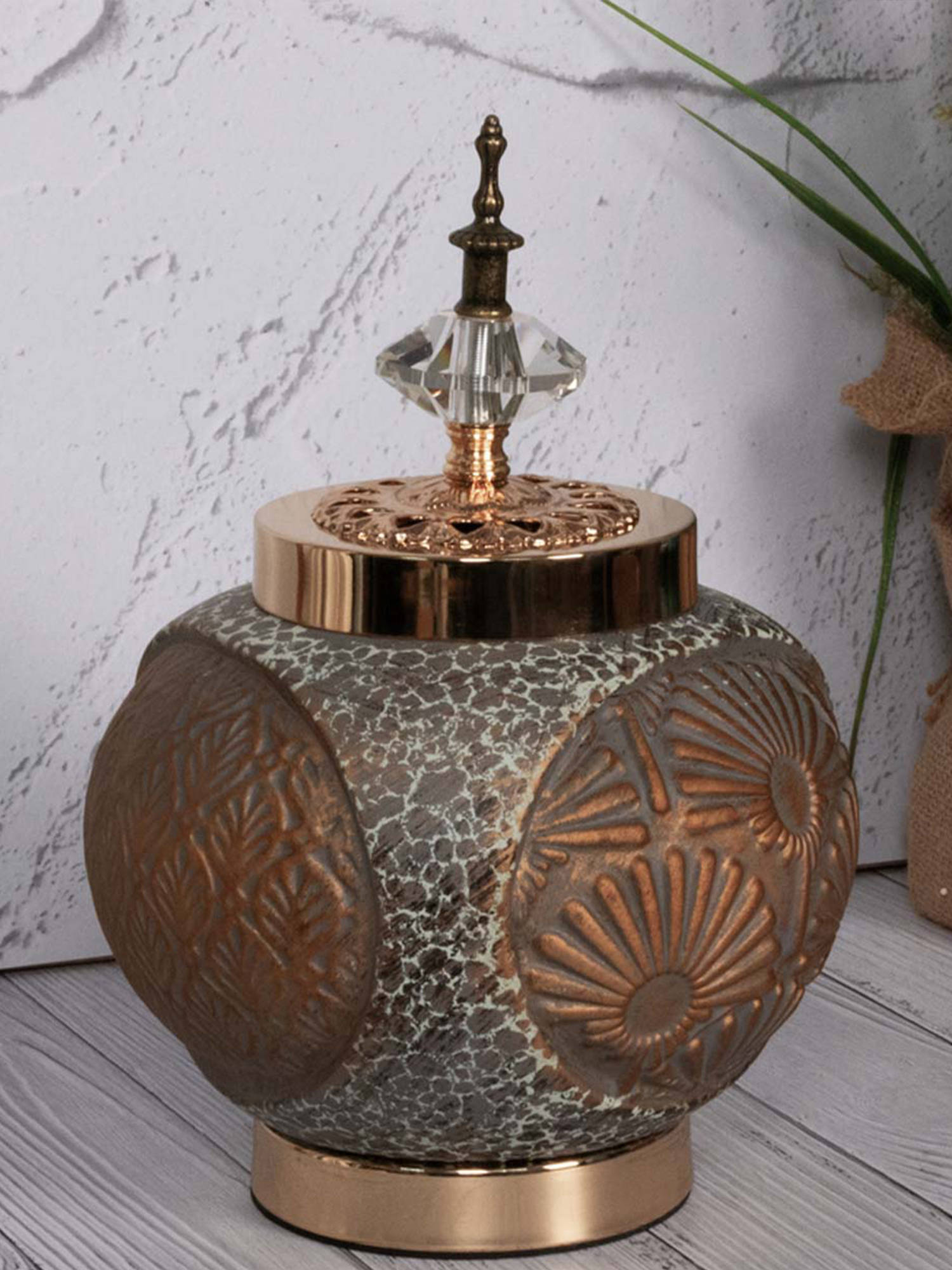 Aarvi Decor Golden Antique Decorative Ceramic Reverie Vase for Home and Office