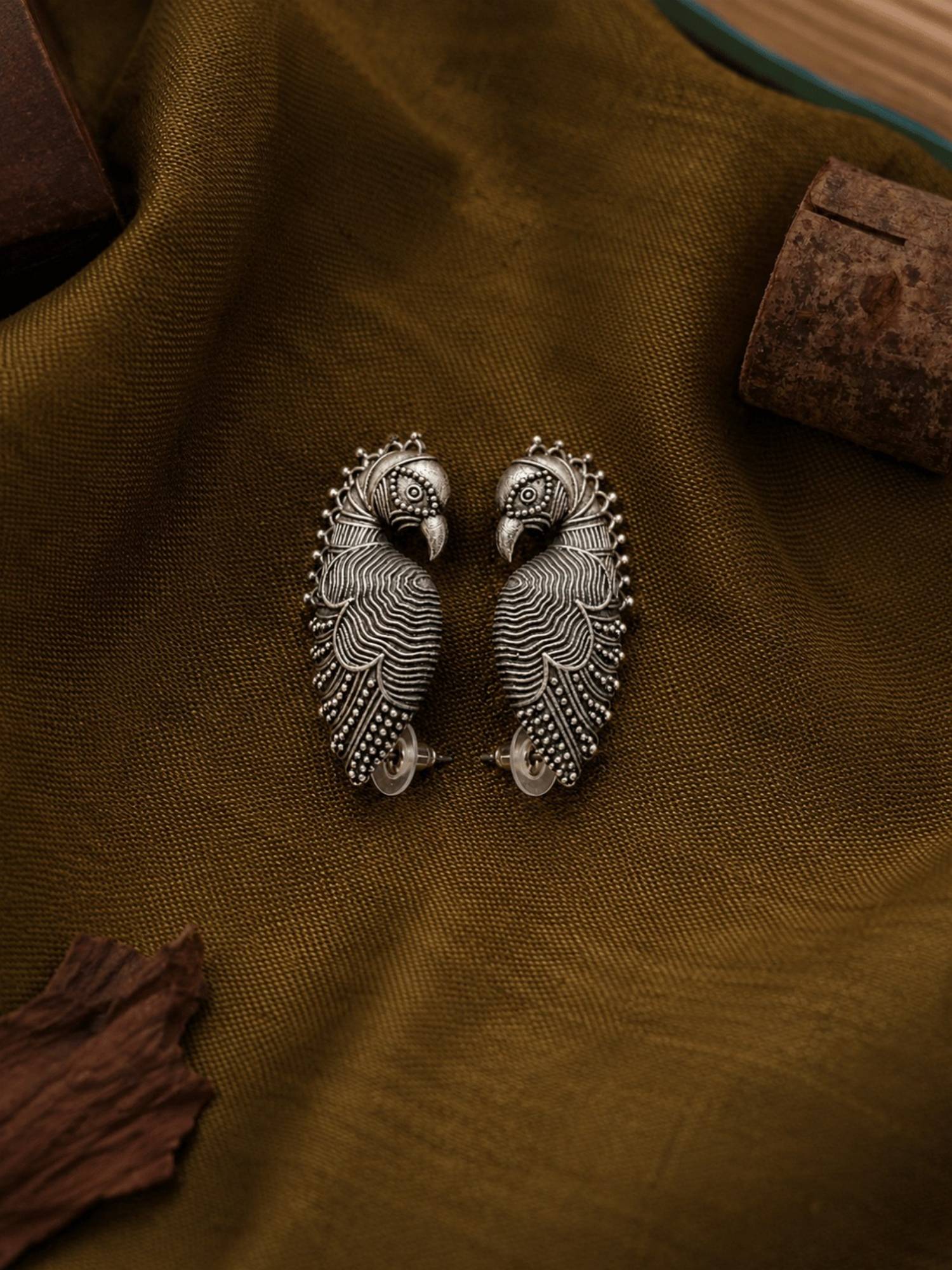 ISHKAARA Peacock Oxidised Ear cuff