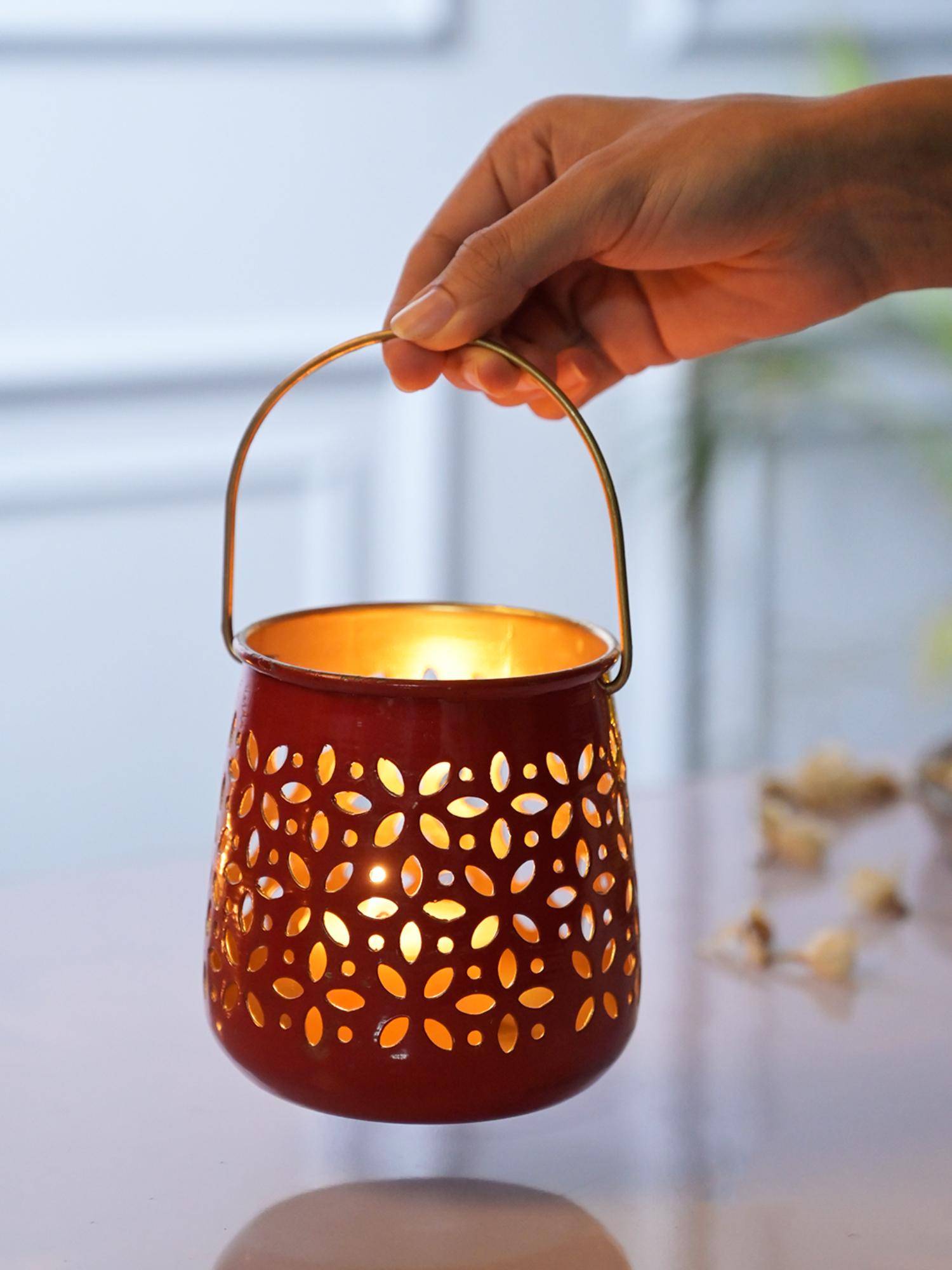 Voncasa Gold Toned Hanging Tea Lite Holder Set Of 2 (Pack of 2)