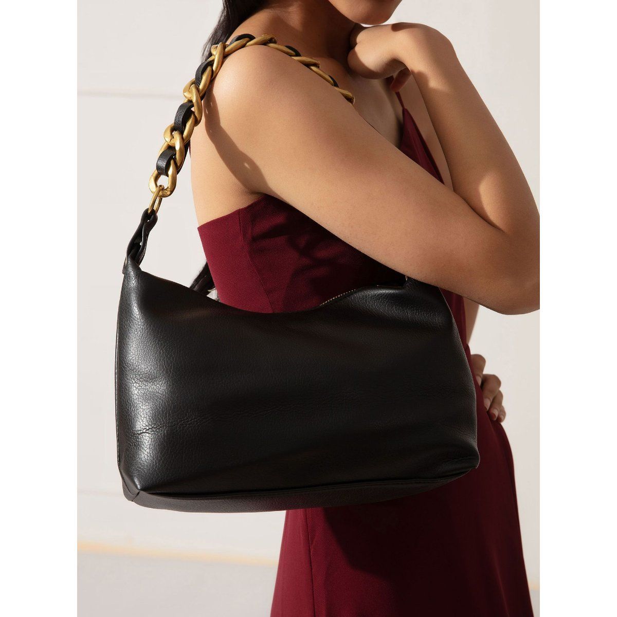 Twenty Dresses by Nykaa Fashion Black Quilted Chain Handle Sling Bag