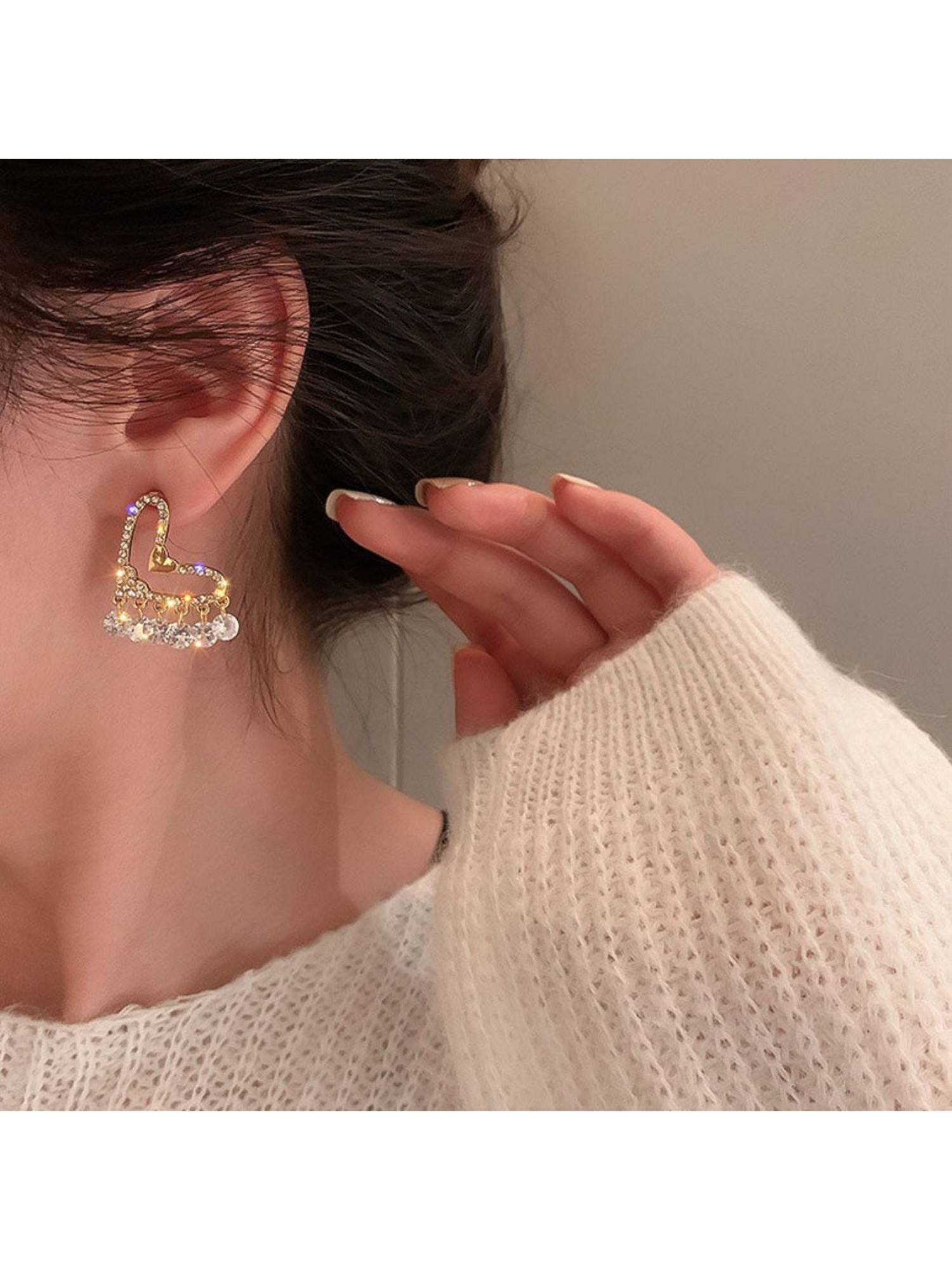 ESTAILO FASHION Sweetheart Crystal Earrings