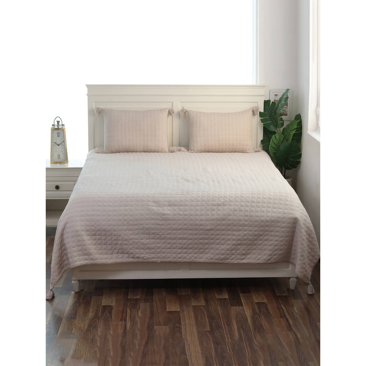 PLUCHI Enzo Pale Whisper Cotton Polyester Filled Bedcover with 2 Pillow Covers (King)